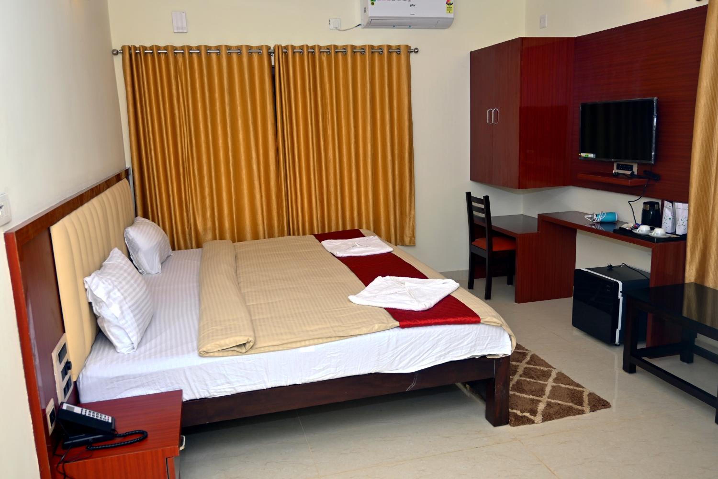 Deluxe King Room photo 1