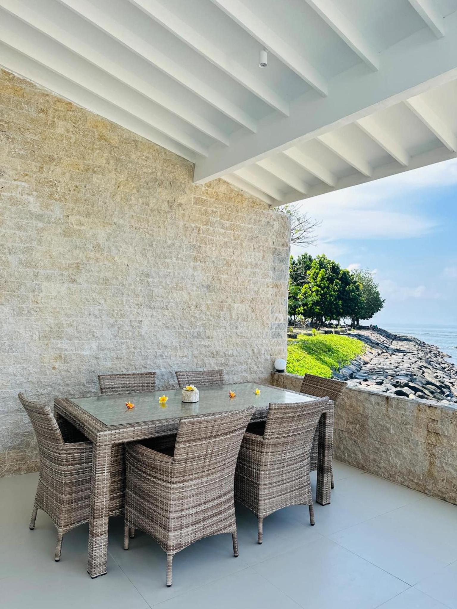 Three-Bedroom Villa - Photo 11