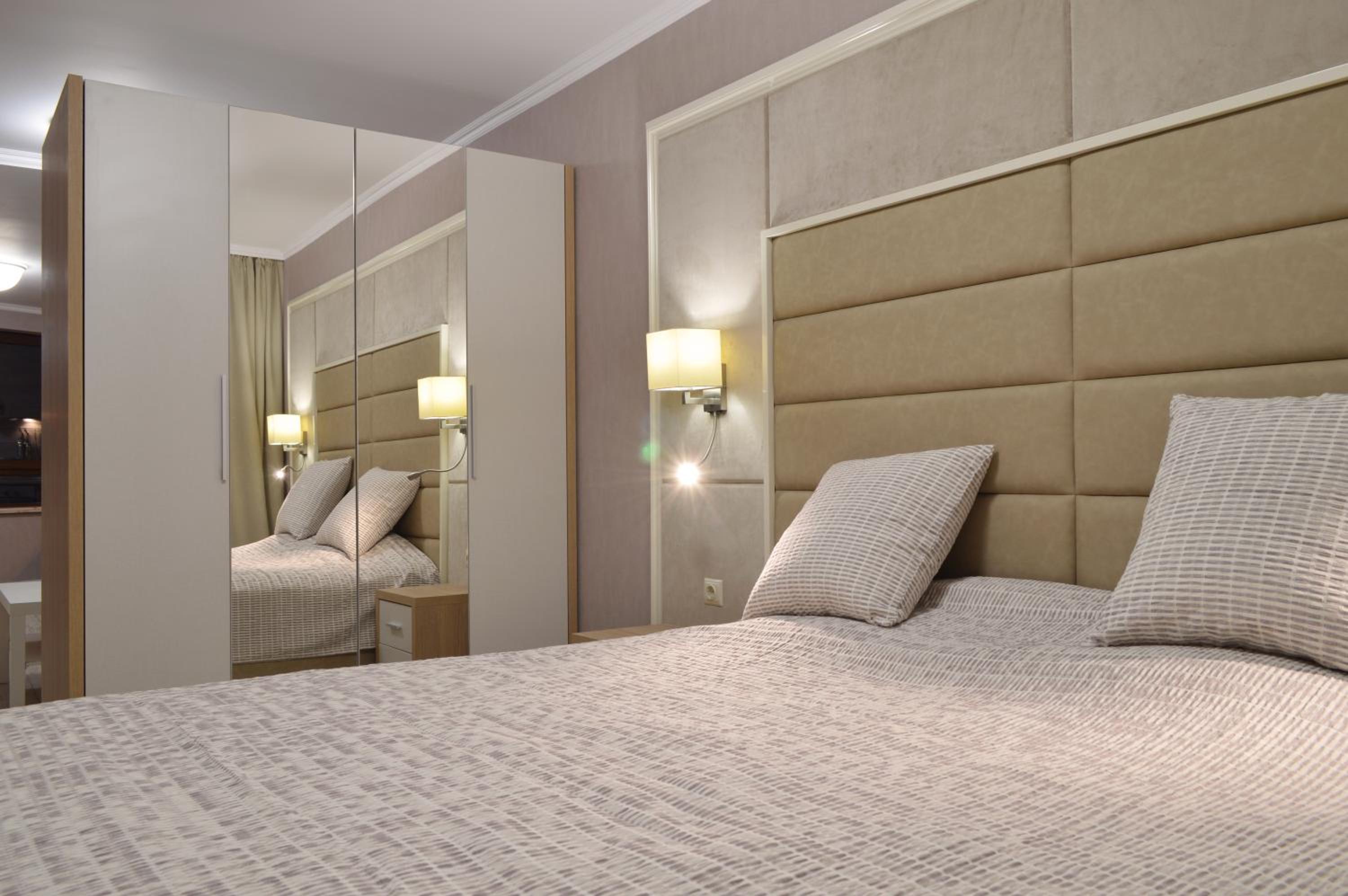 Studio Apartment - Photo 18