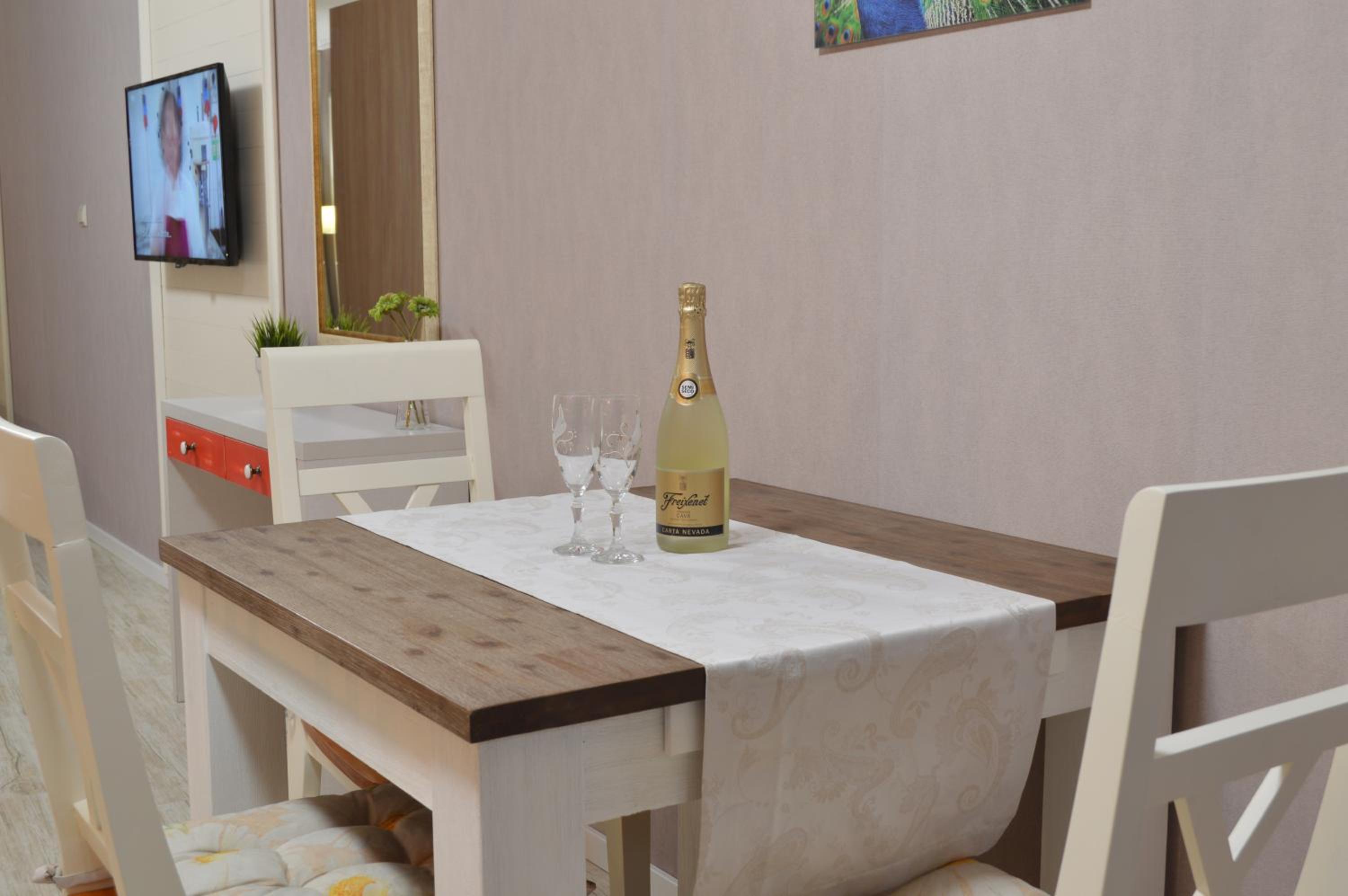 Studio Apartment - Photo 10
