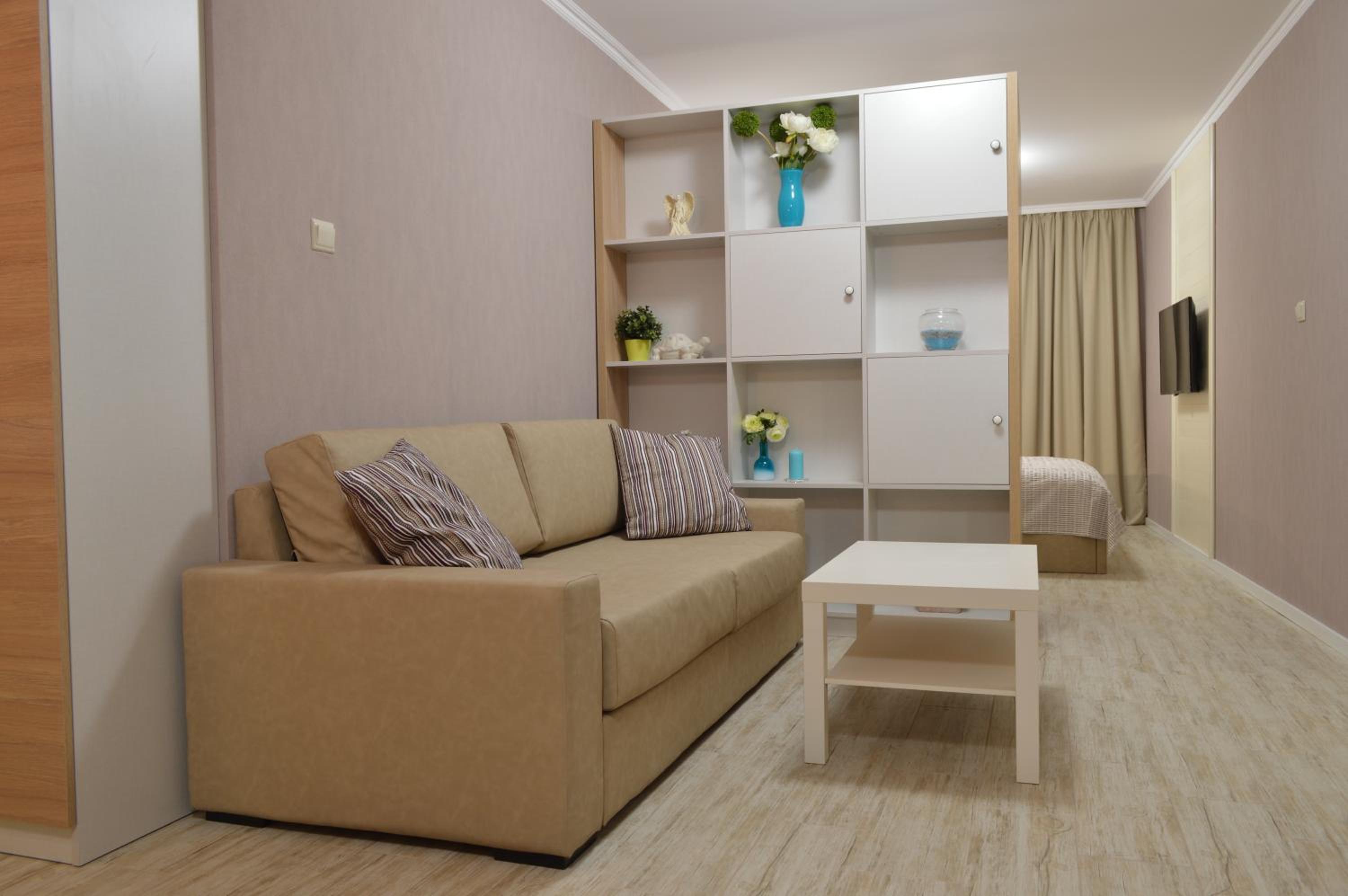 Studio Apartment - Photo 13