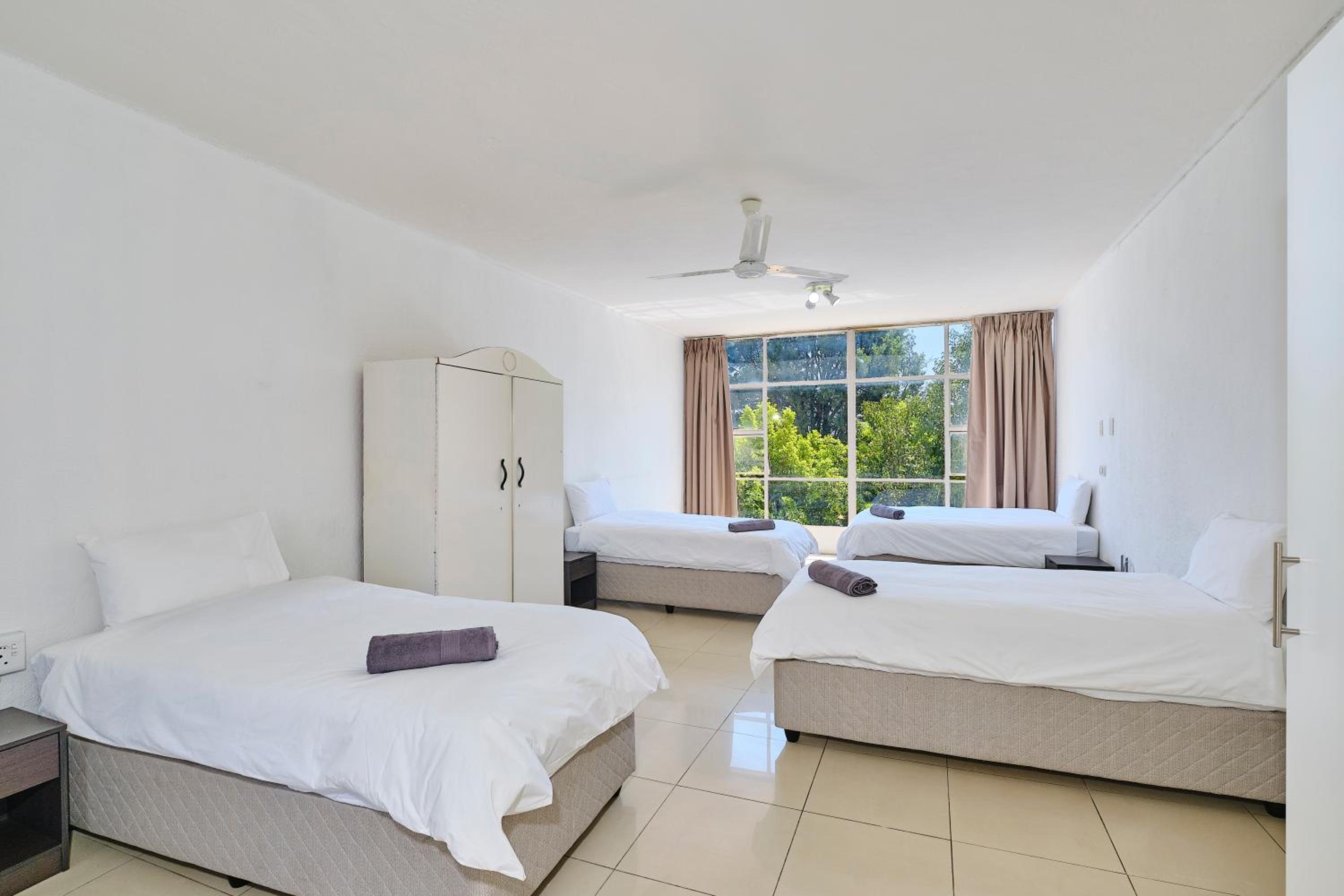 Bed in 4-Bed Female Dormitory Room photo 3