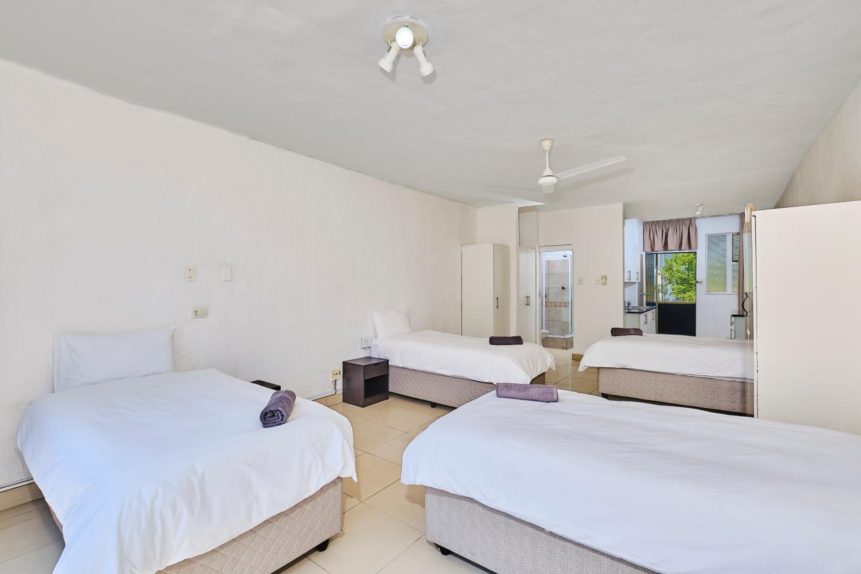 Bed in 4-Bed Female Dormitory Room photo 1