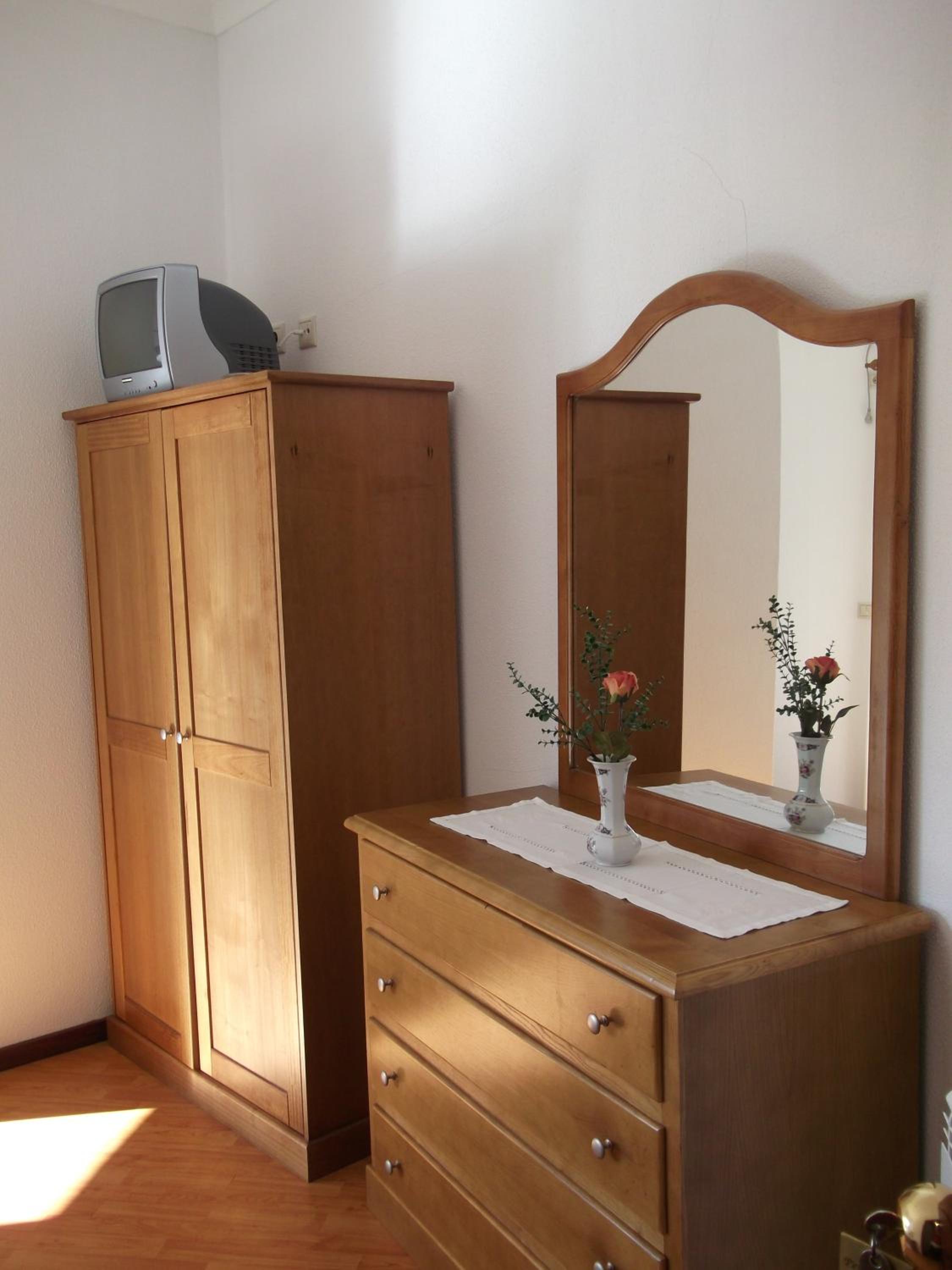 Double or Twin Room - Photo 5