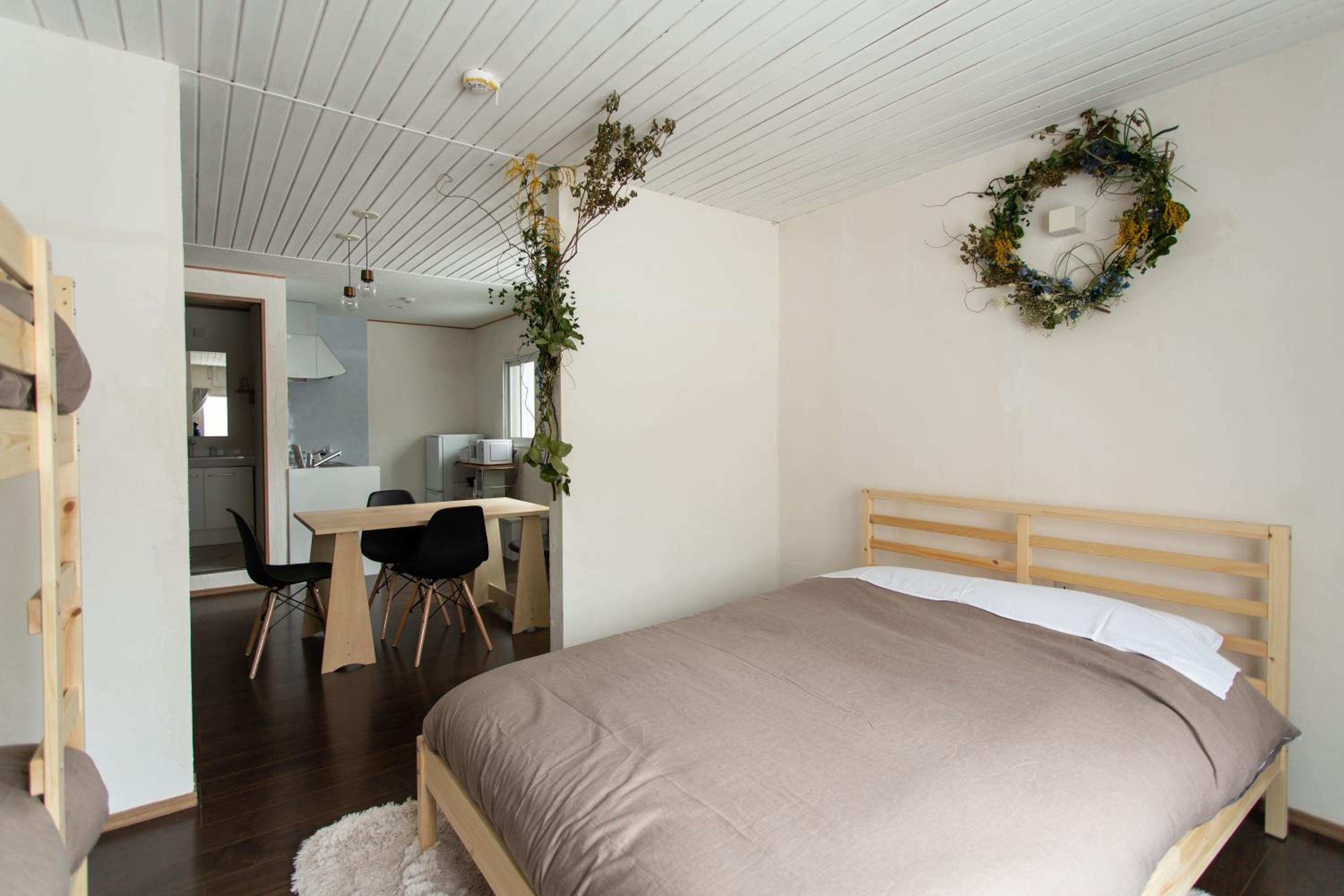 One-Bedroom Apartment - Photo 1