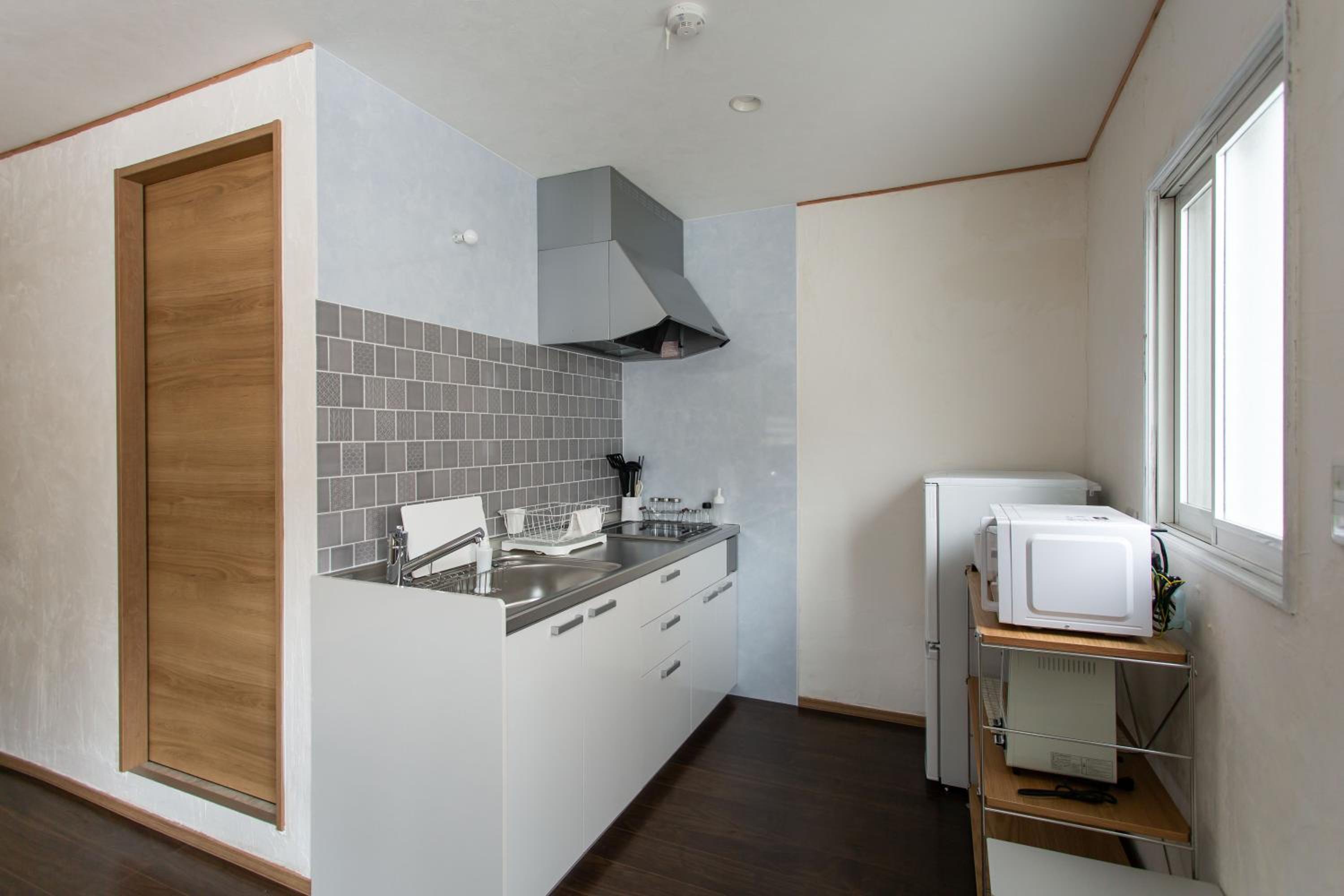 One-Bedroom Apartment - Photo 3