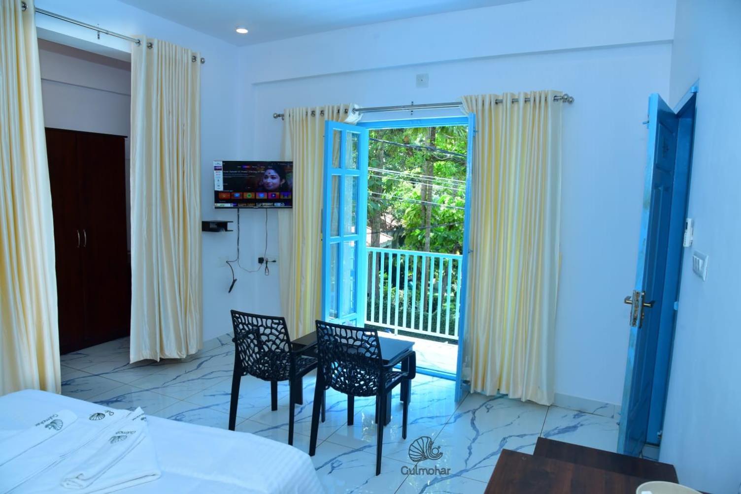 Deluxe Double Room with Balcony