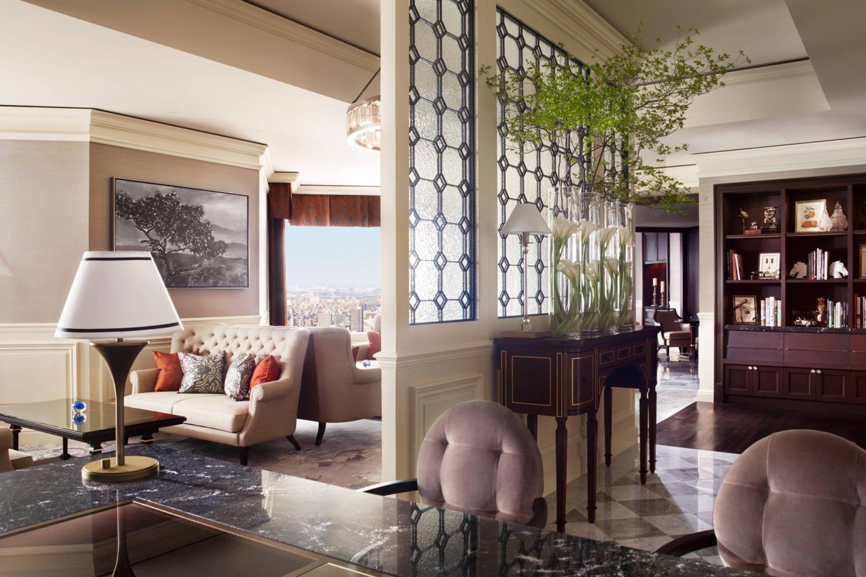 Club Deluxe Room, Club level, Guest room, 1 King, City view - Photo 8