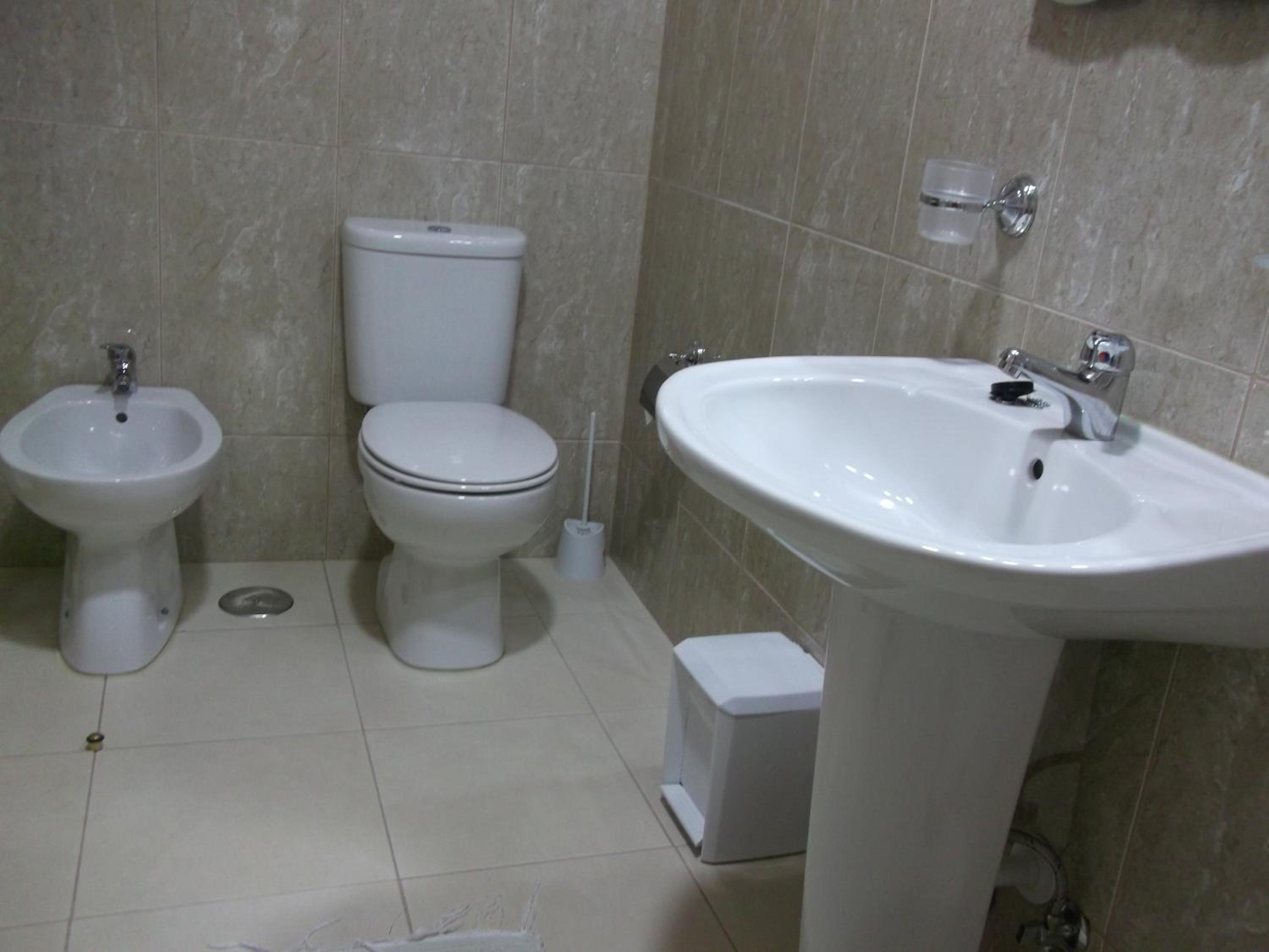 Double or Twin Room - Photo 4