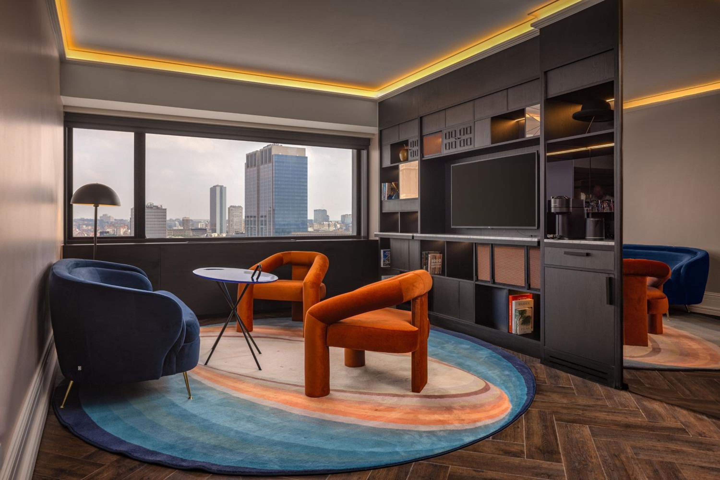 SKY FAB Suite, 1 Bedroom Suite, 1 King, Sofa bed, City view
