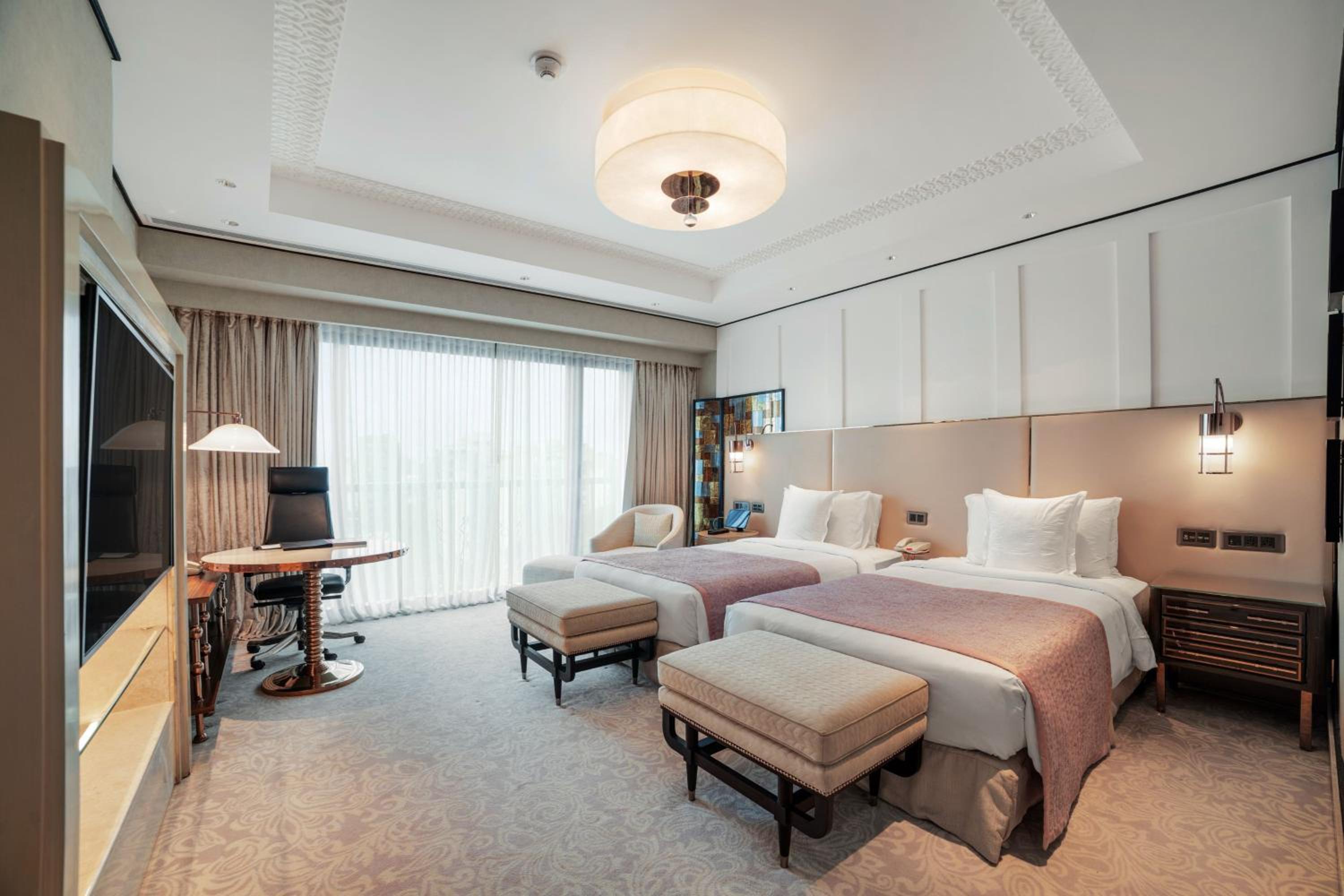 Executive Club Twin Room with City View - Photo 6