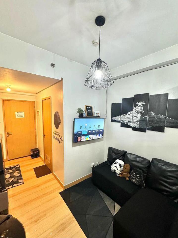 Deluxe One-Bedroom Apartment with City View