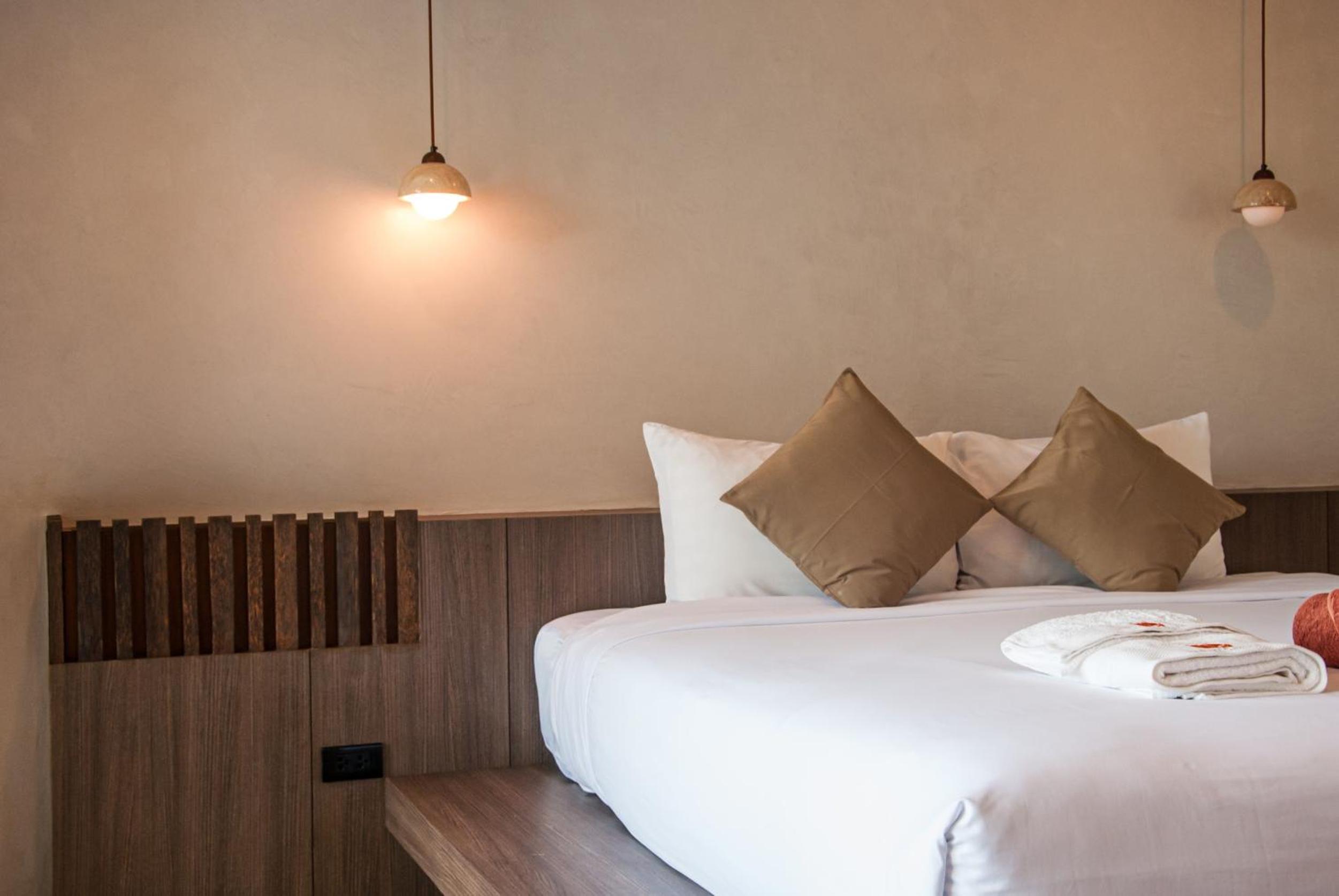 Deluxe Double or Twin Room with Pool Access