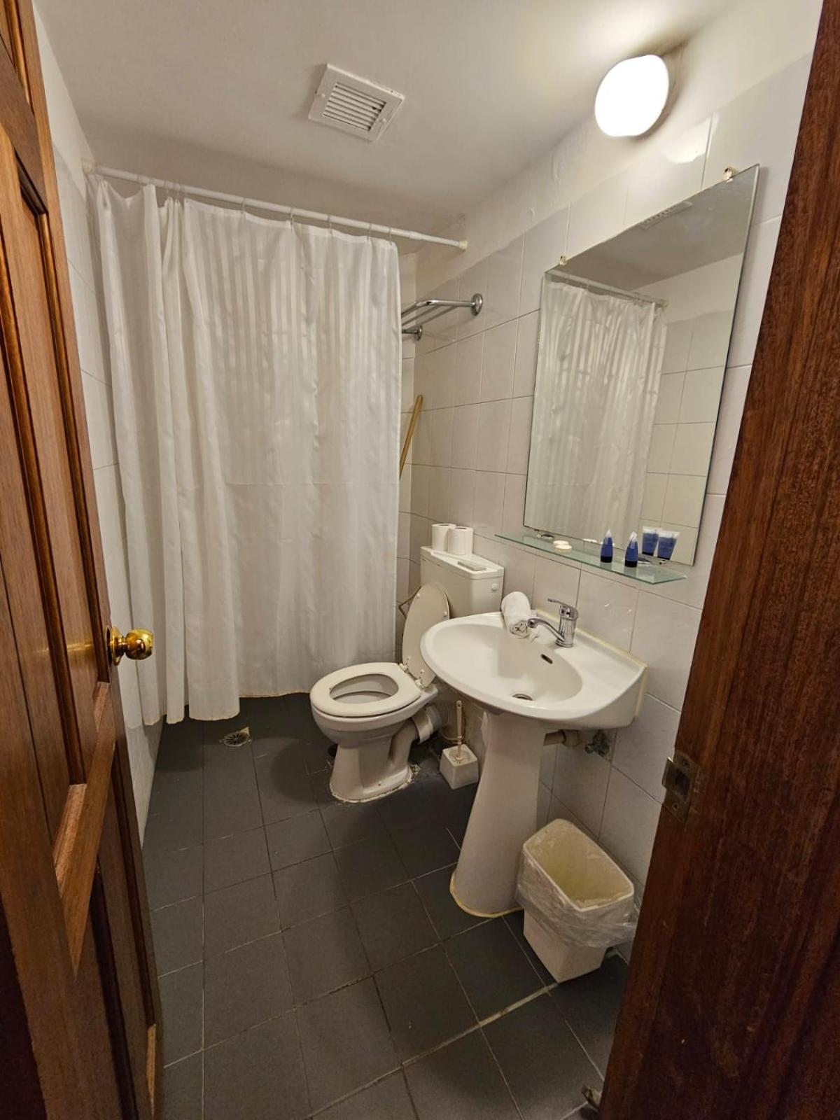 Superior Double Room with Balcony - Photo 12