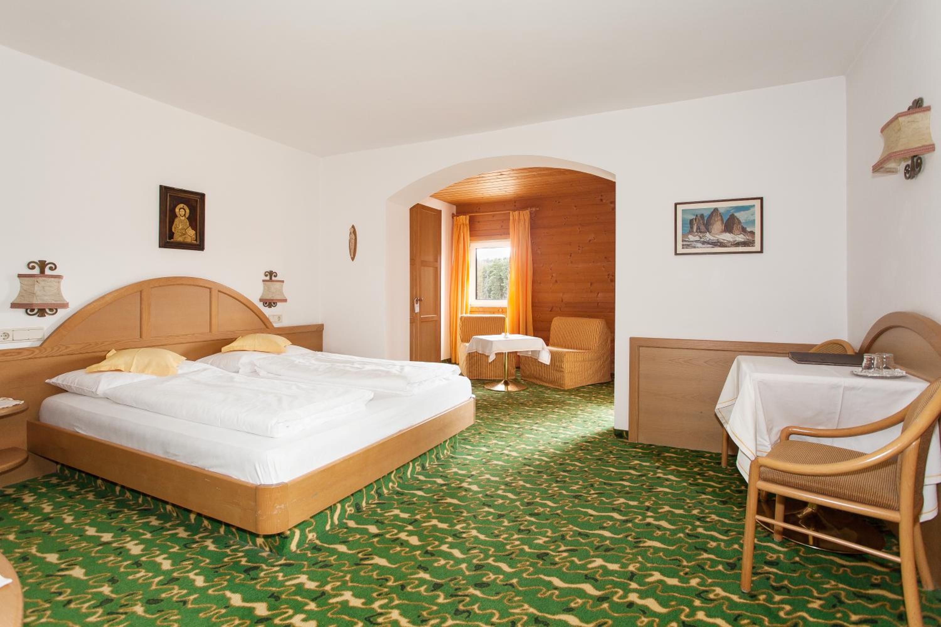 Double Room with Balcony - Photo 2