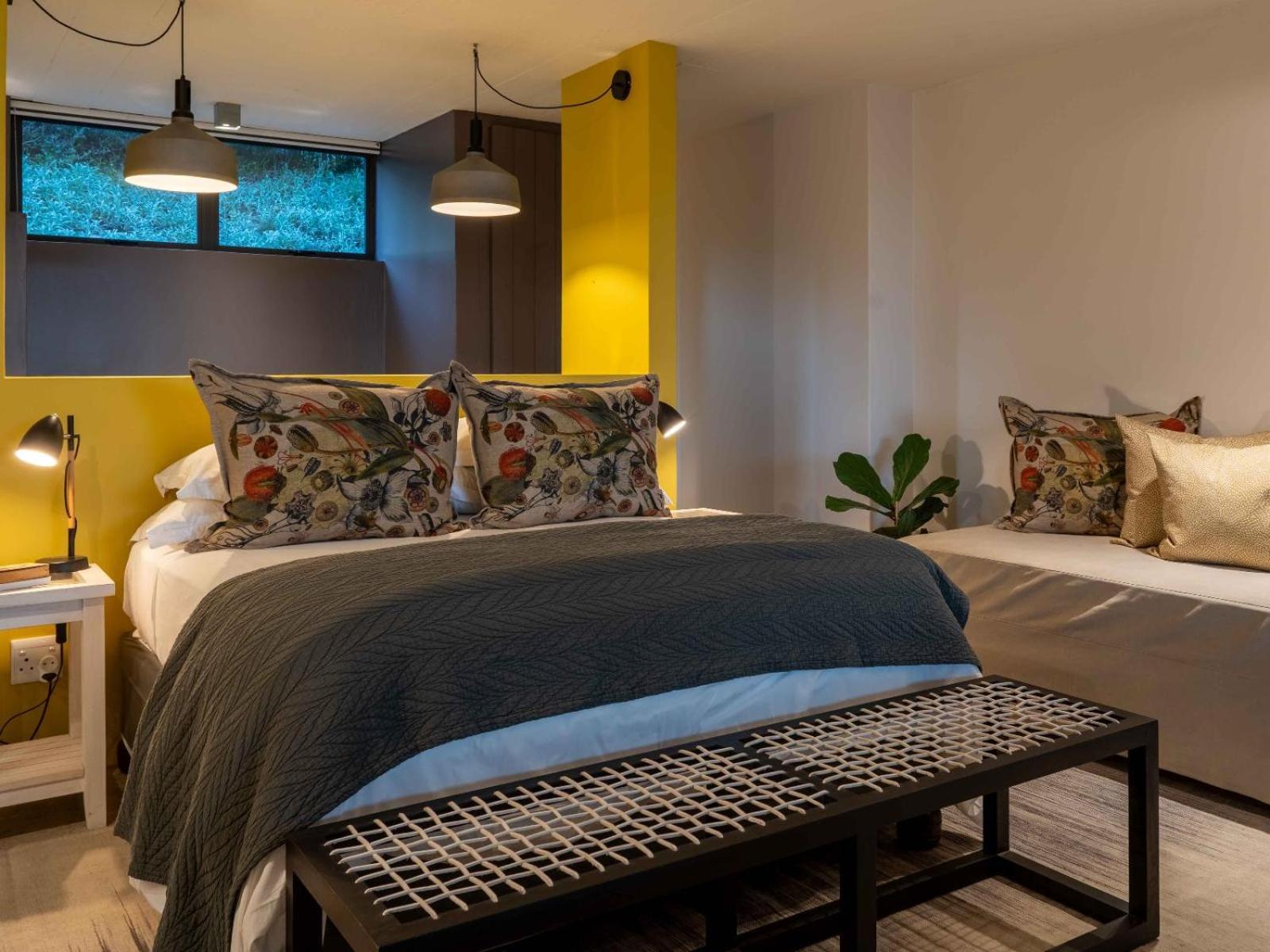King Studio with Sofa Bed