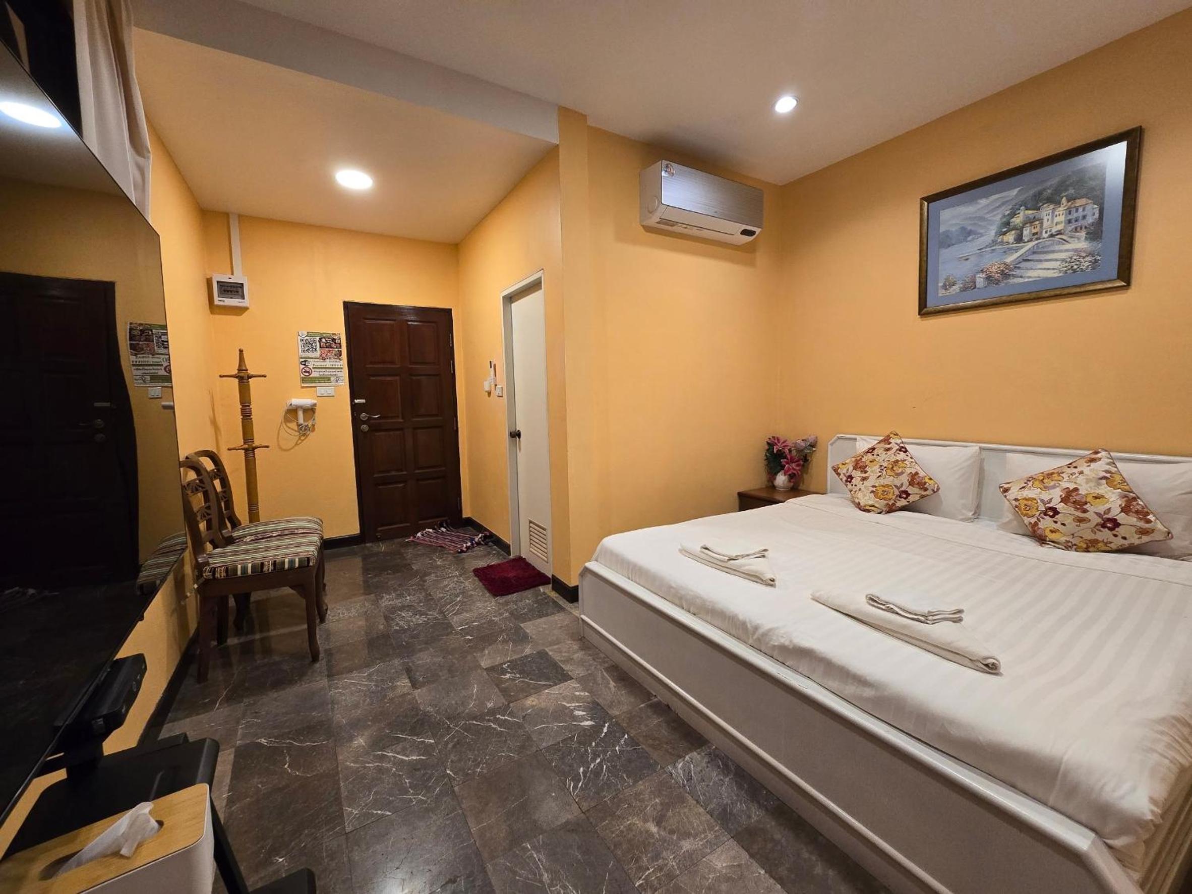 Double Room - Photo 2