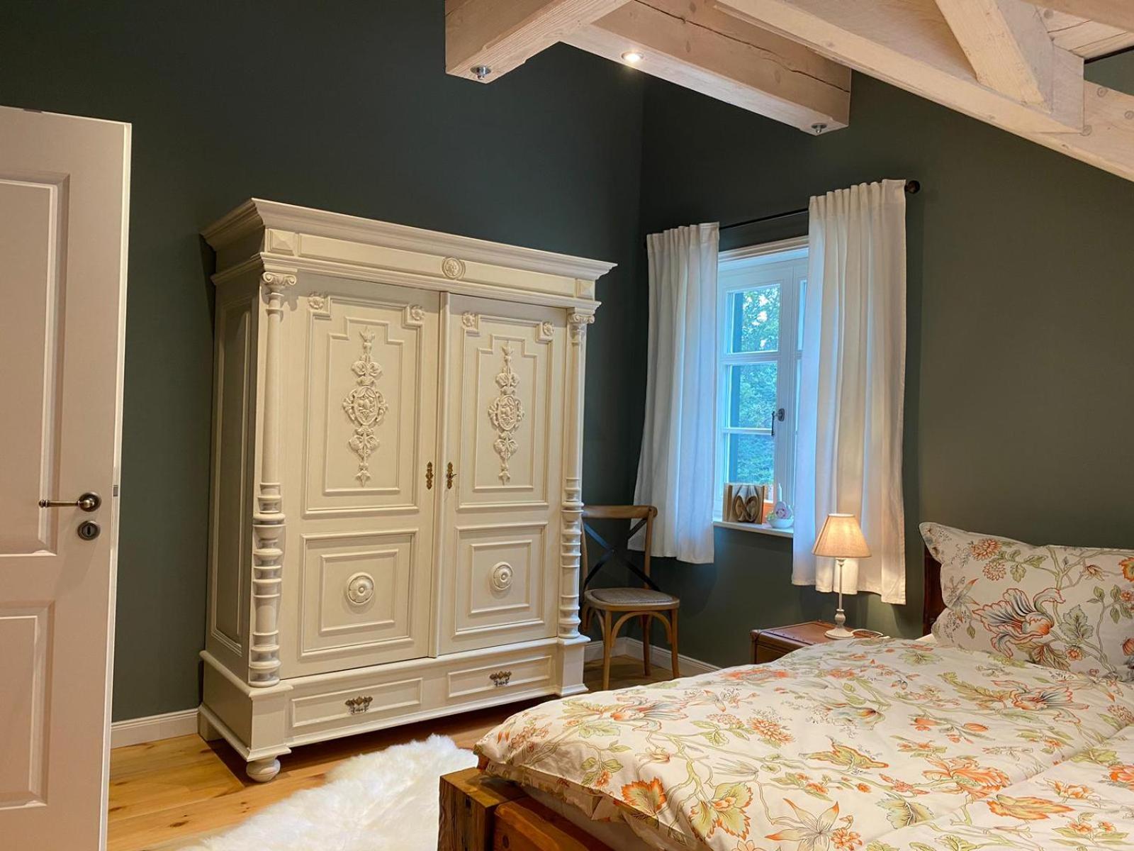 3 Bedroom Lodge with Open Sleeping Loft, Sauna and Fireplace photo 3