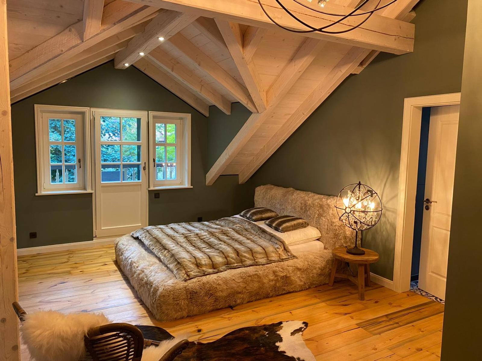 3 Bedroom Lodge with Open Sleeping Loft, Sauna and Fireplace photo 2