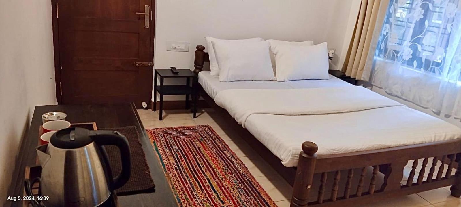 Deluxe Double Room (2 Adults + 1 Child) photo 1