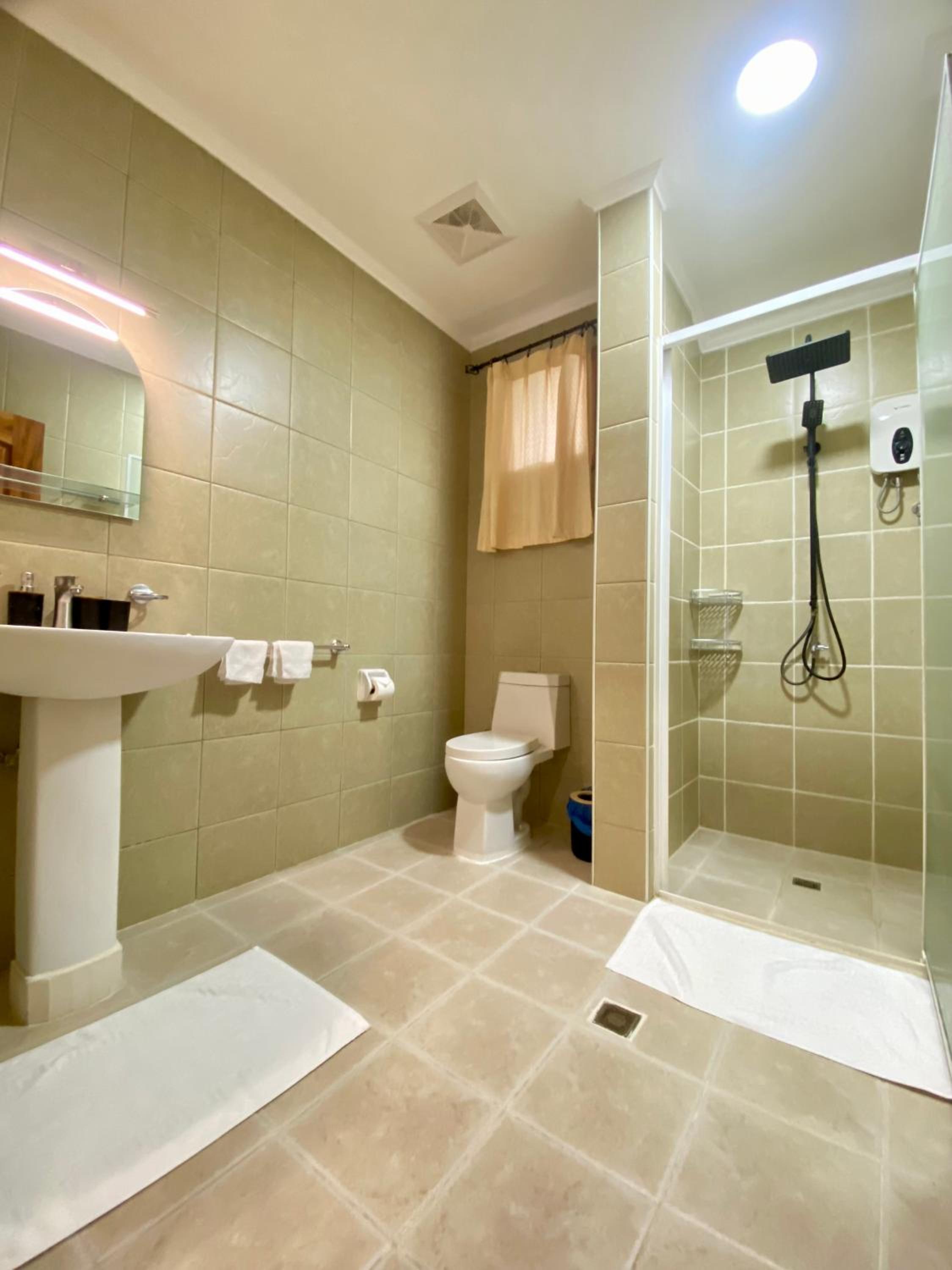 Premier Suite - Photo 5