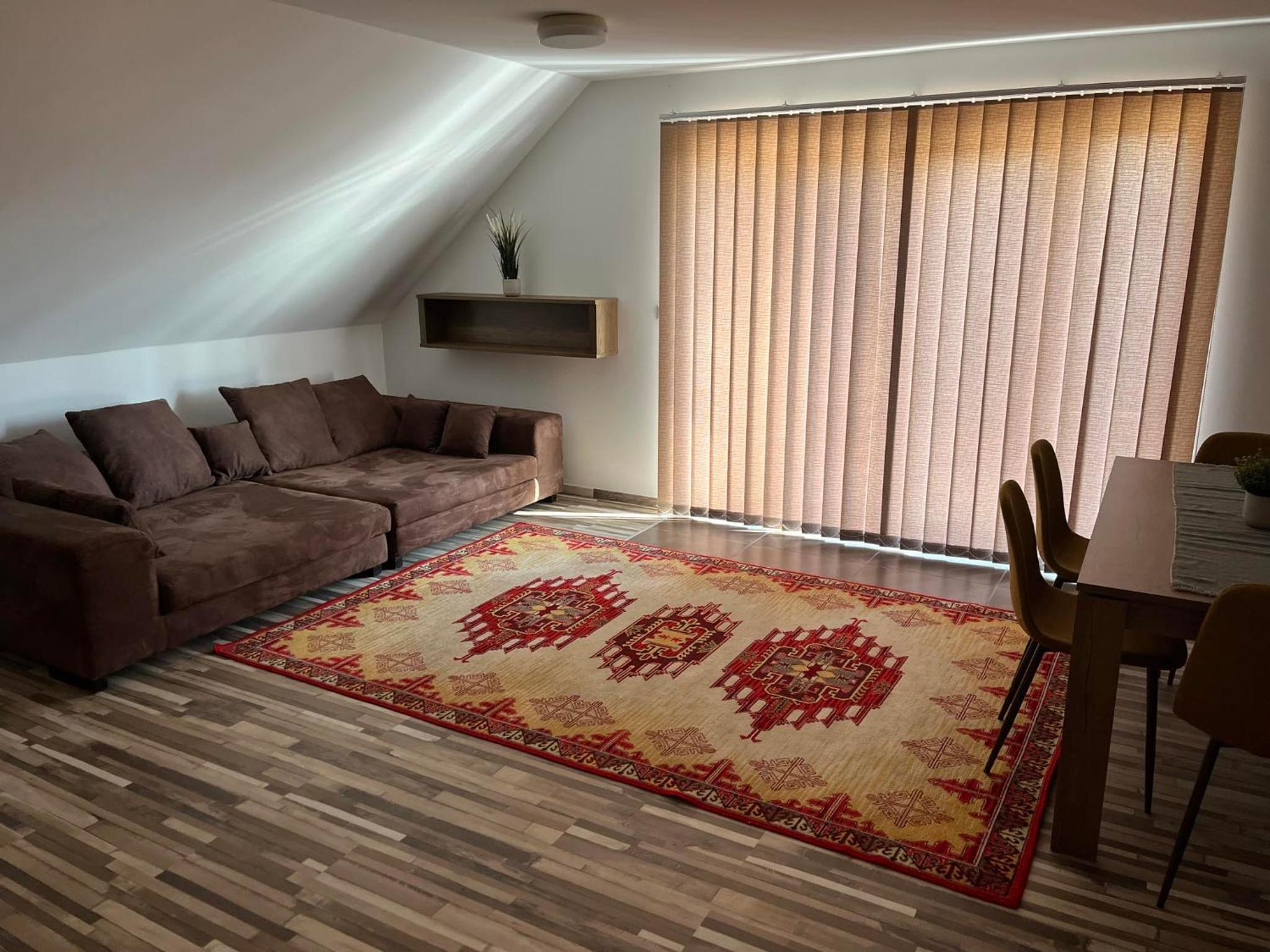 Three-Bedroom Premium Apartment with Balcony photo 1