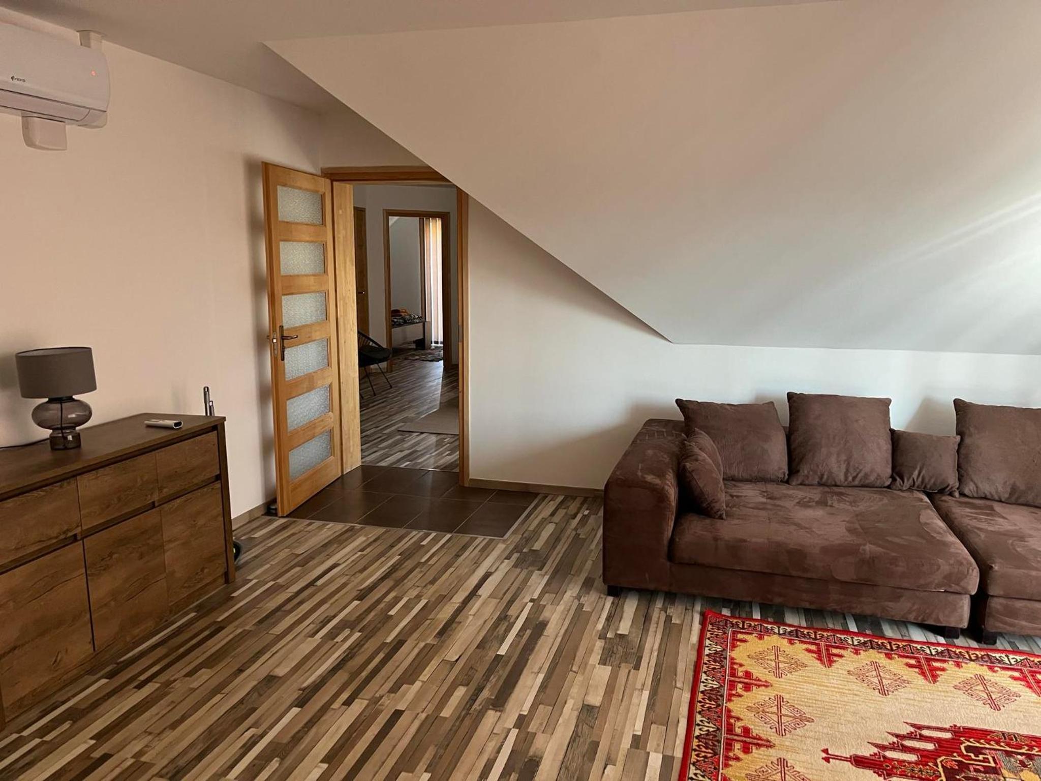 Three-Bedroom Premium Apartment with Balcony photo 3