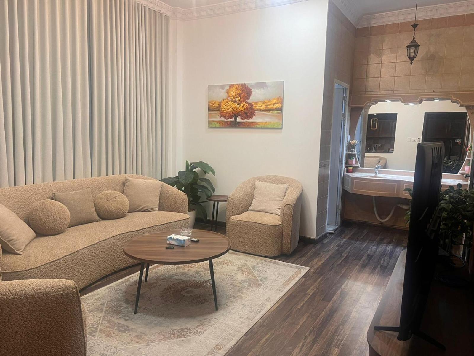 Apartment photo 2