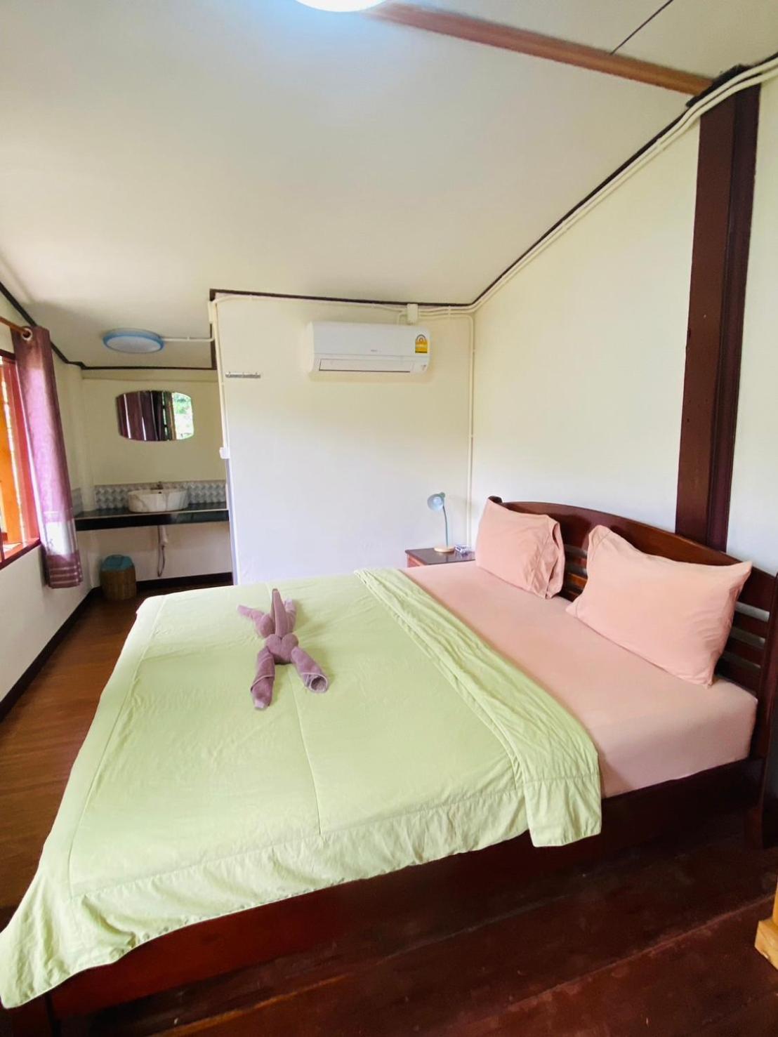 Economy Double Room - Photo 12