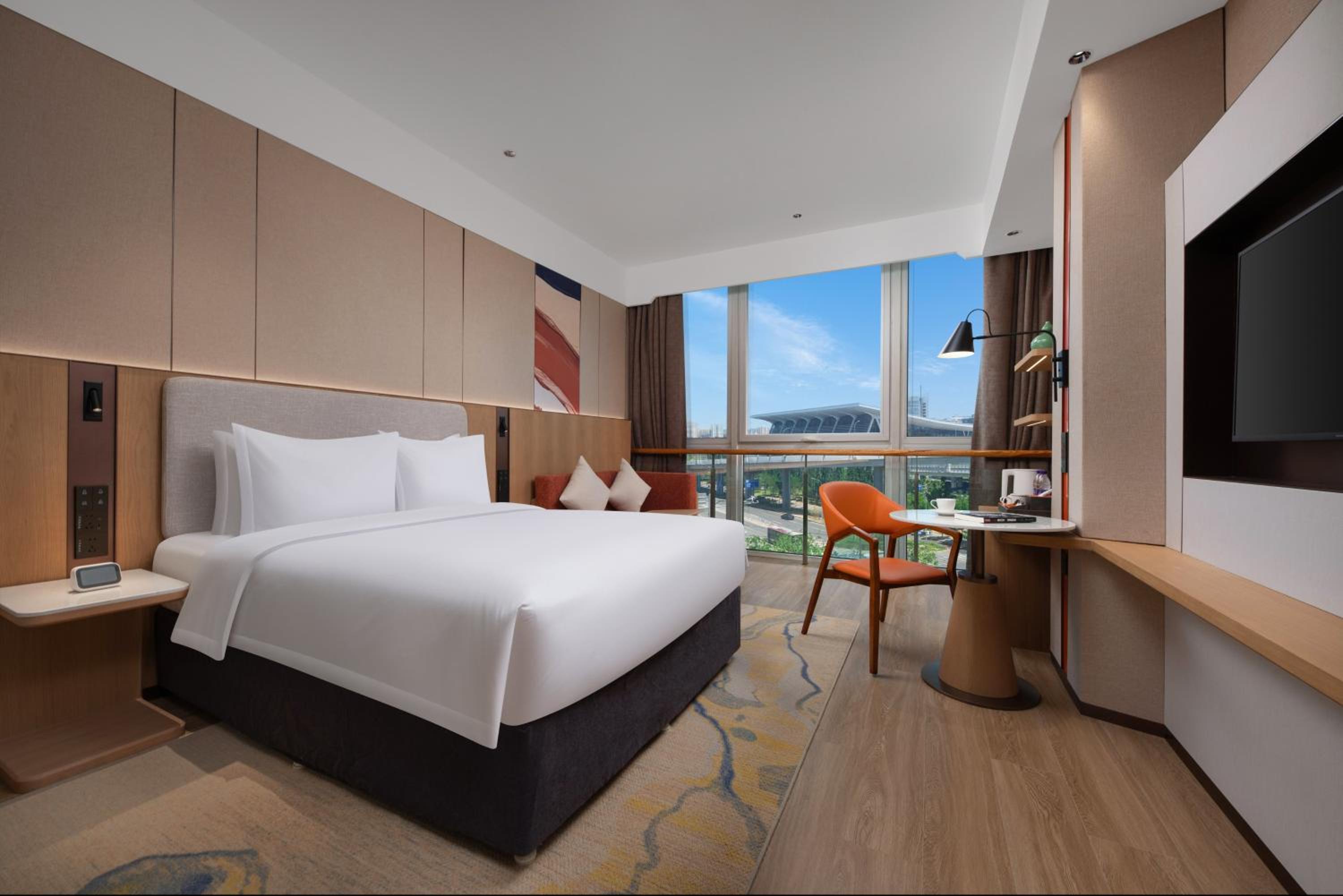 Standard Queen Room with Extra Floor Space - Photo 3