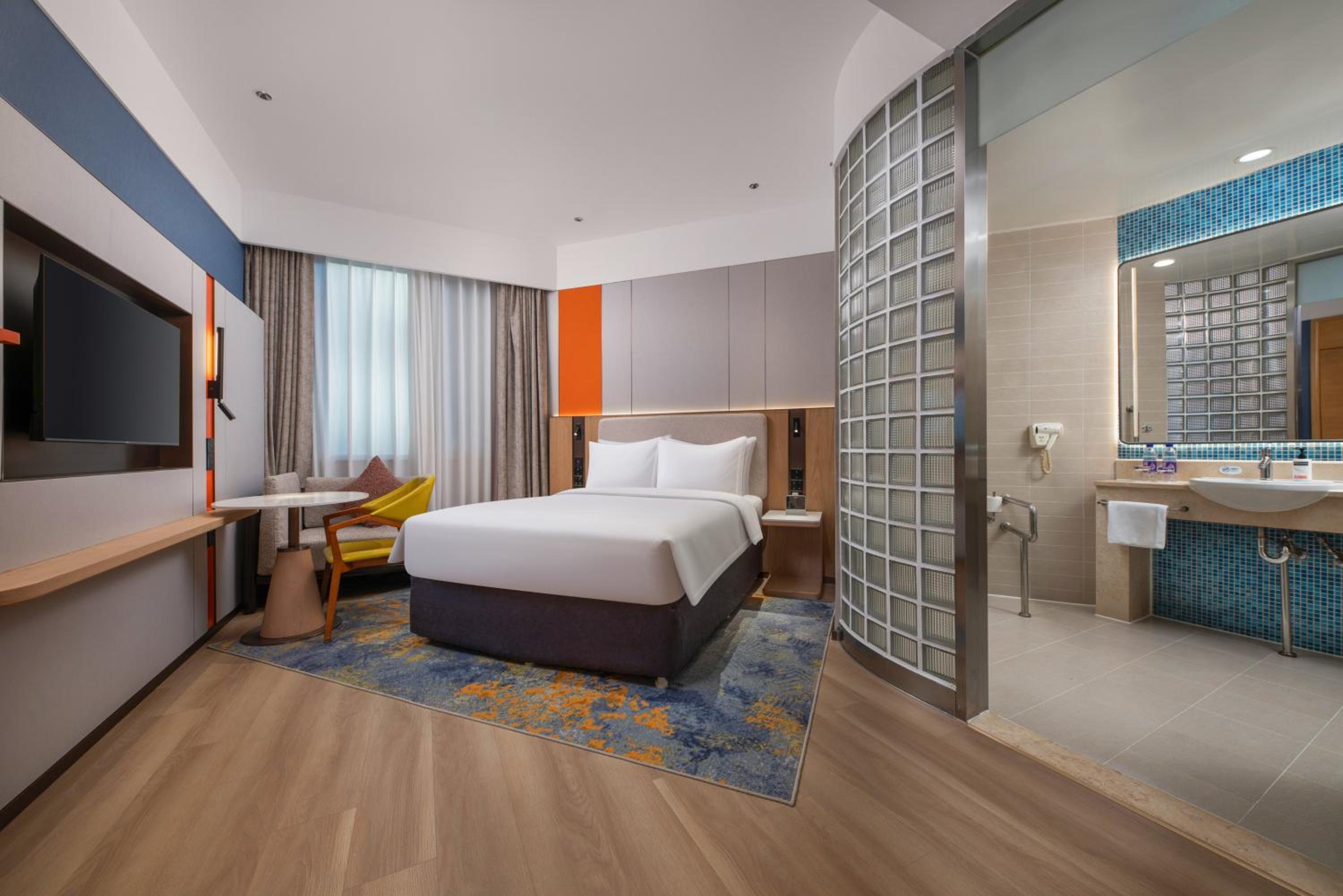 Standard Queen Room - Photo 6