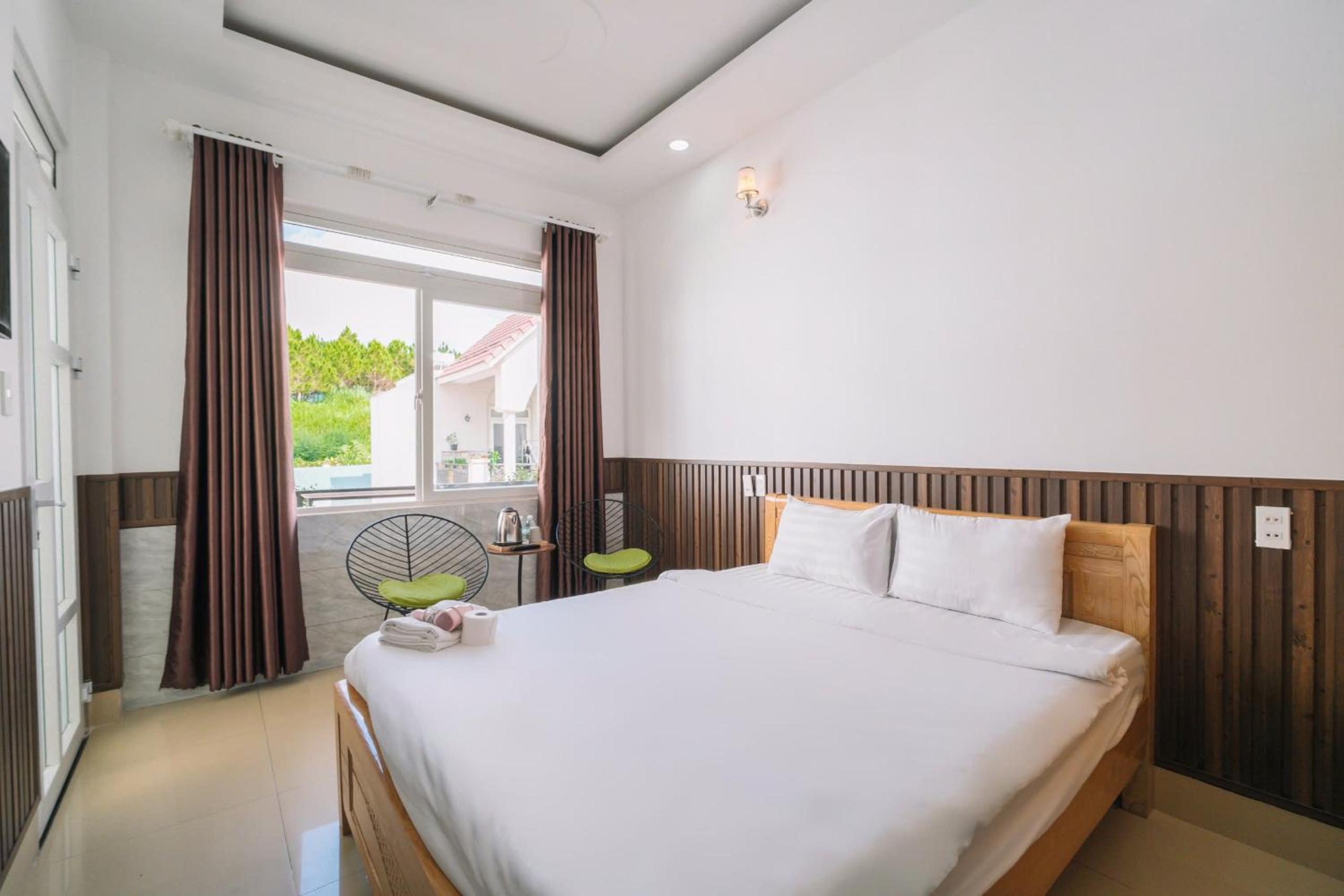 Double Room with Balcony (2 Adults + 1 Child)