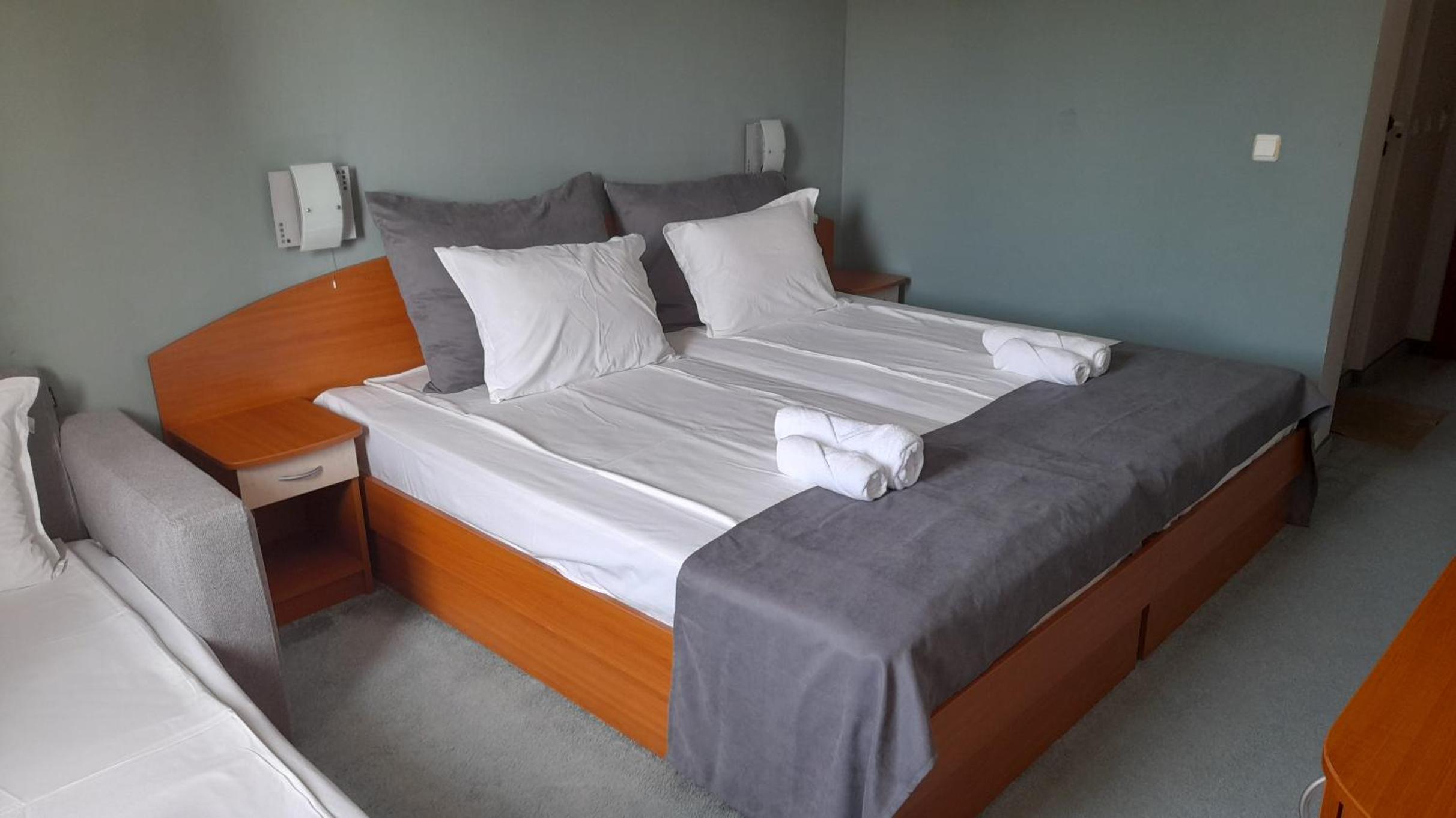 Double or Twin Room with Sofa Bed photo 1