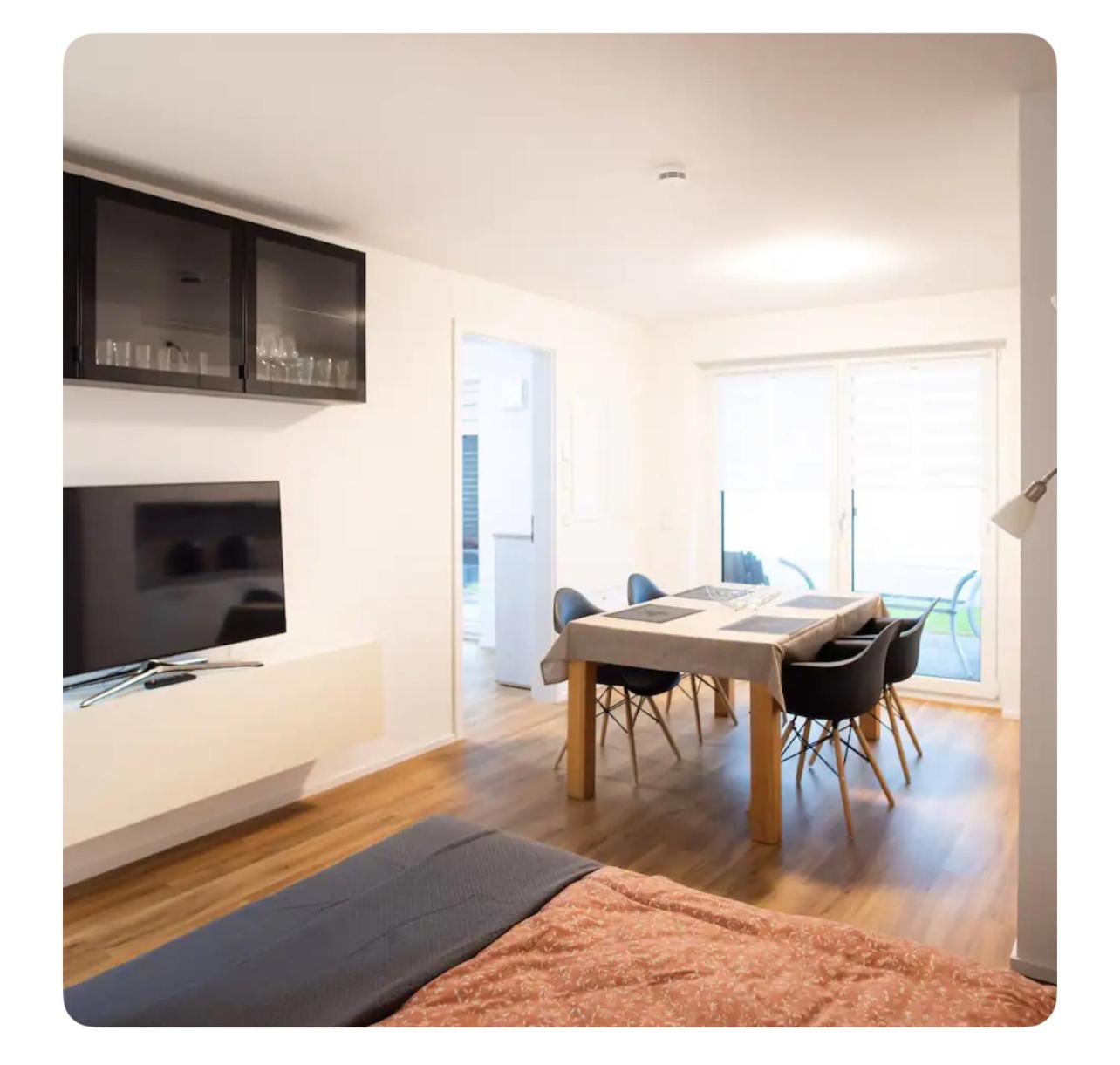 One-Bedroom Apartment photo 1