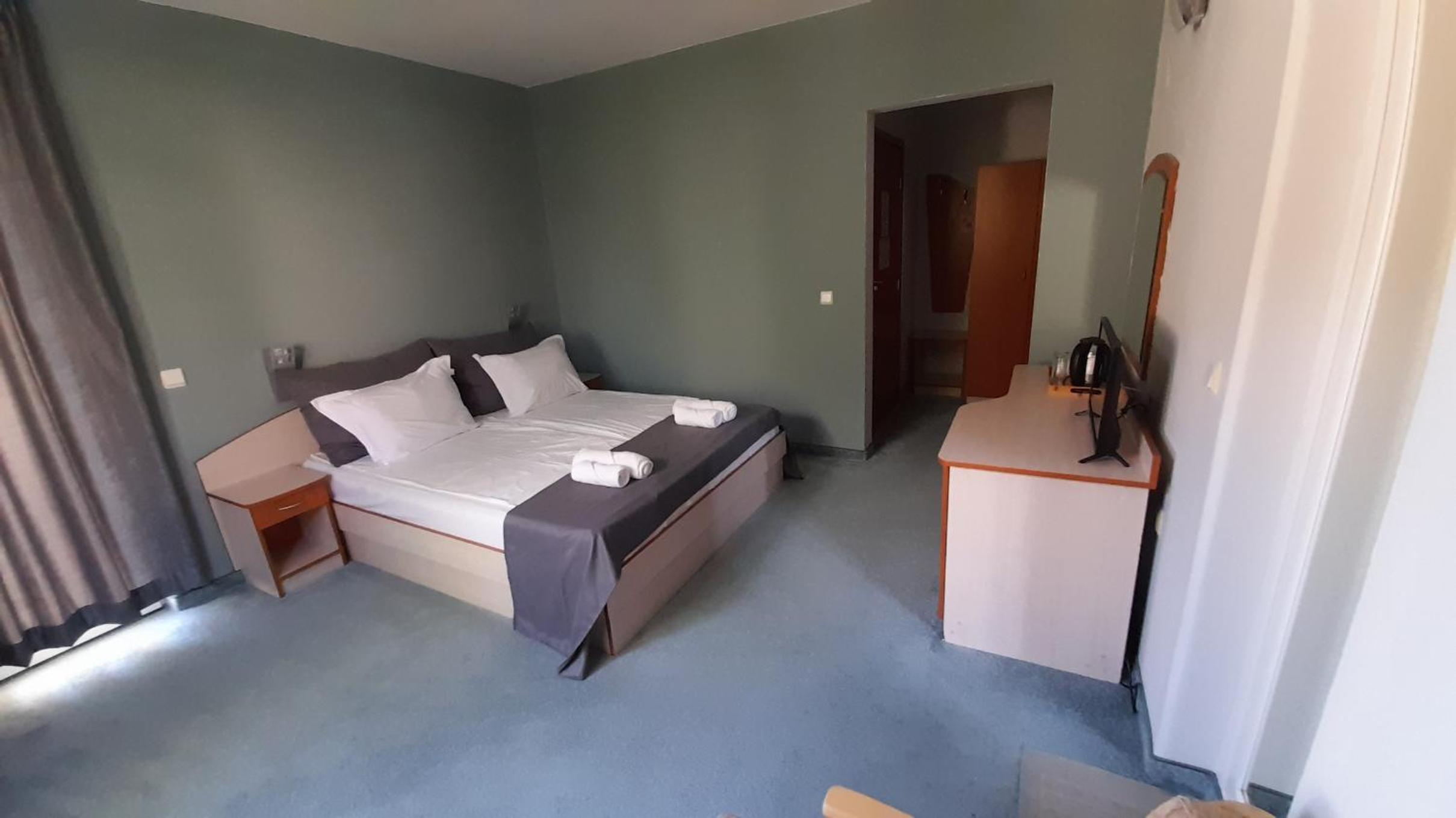 Double or Twin Room with Sofa Bed photo 2