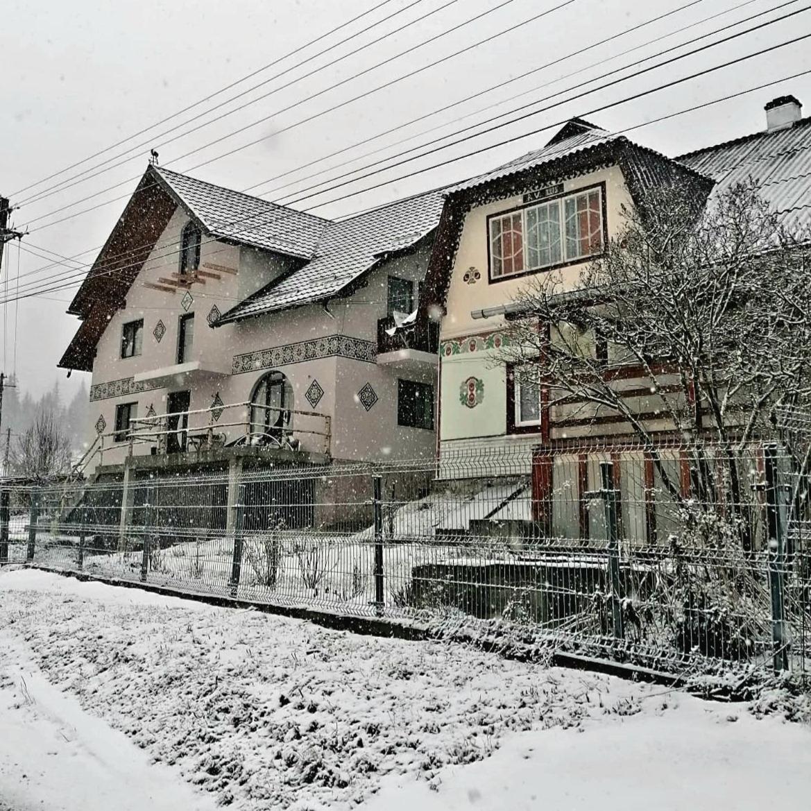 Three-Bedroom House - Photo 4