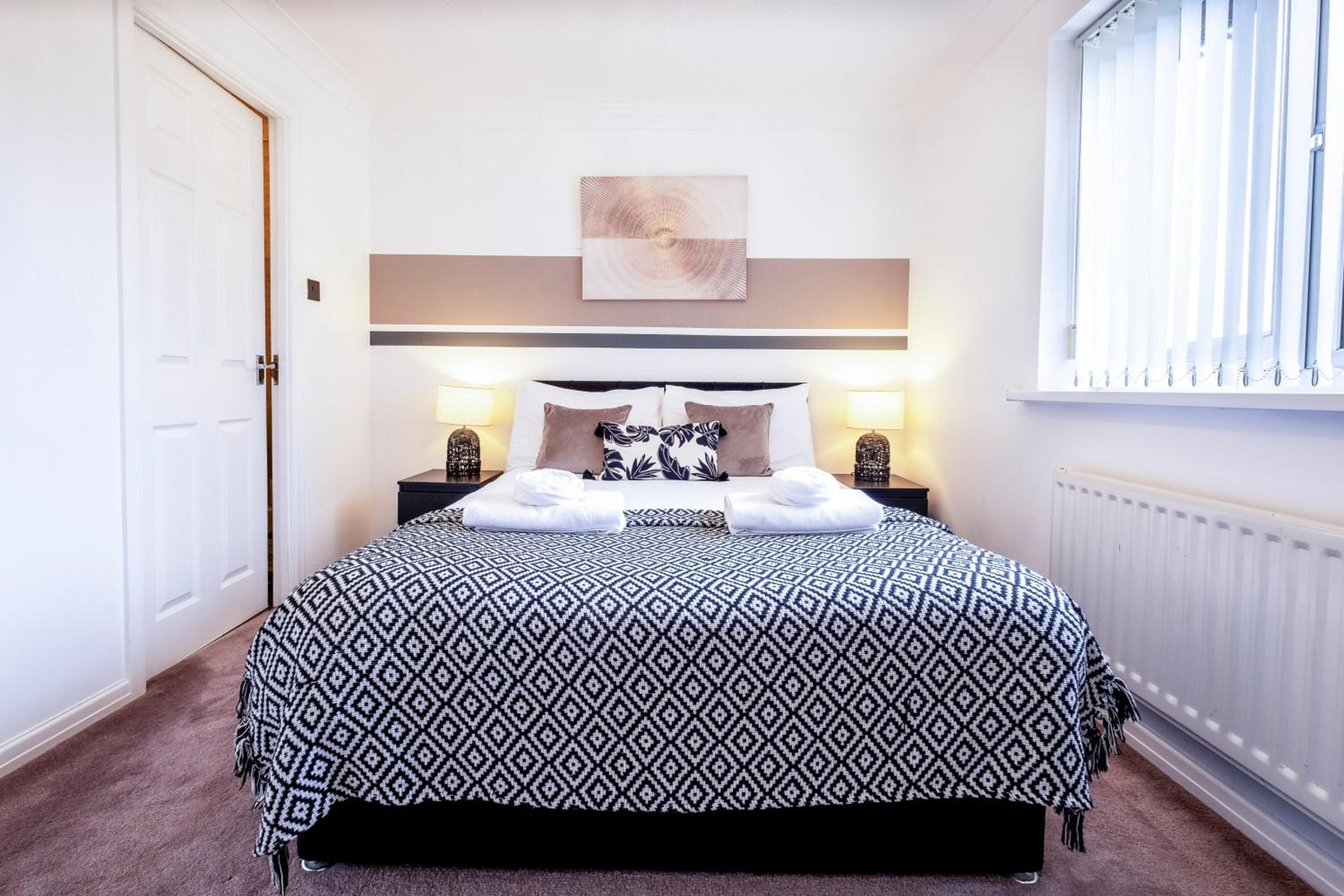 Four-Bedroom House photo 1