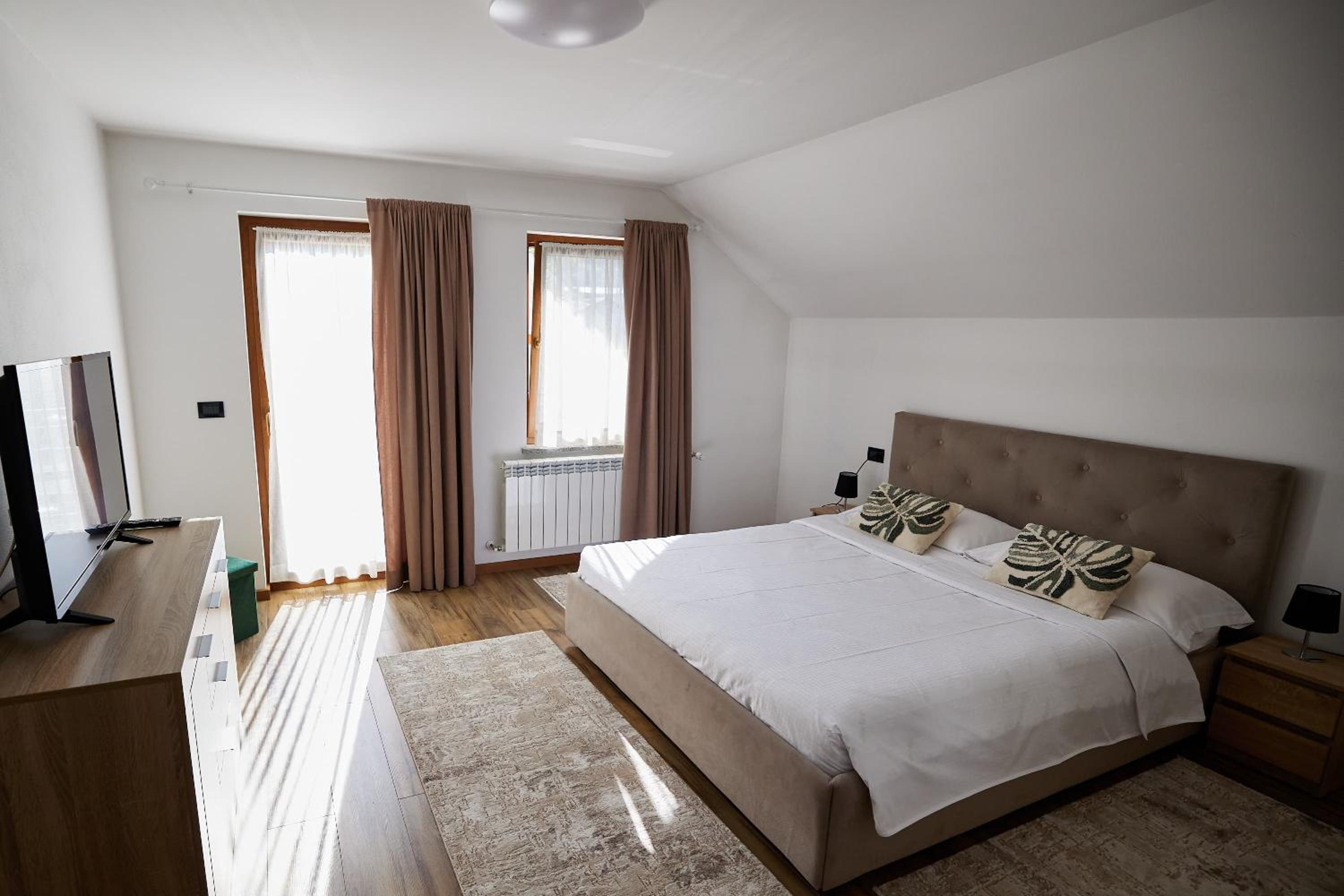Three-Bedroom Villa photo 1