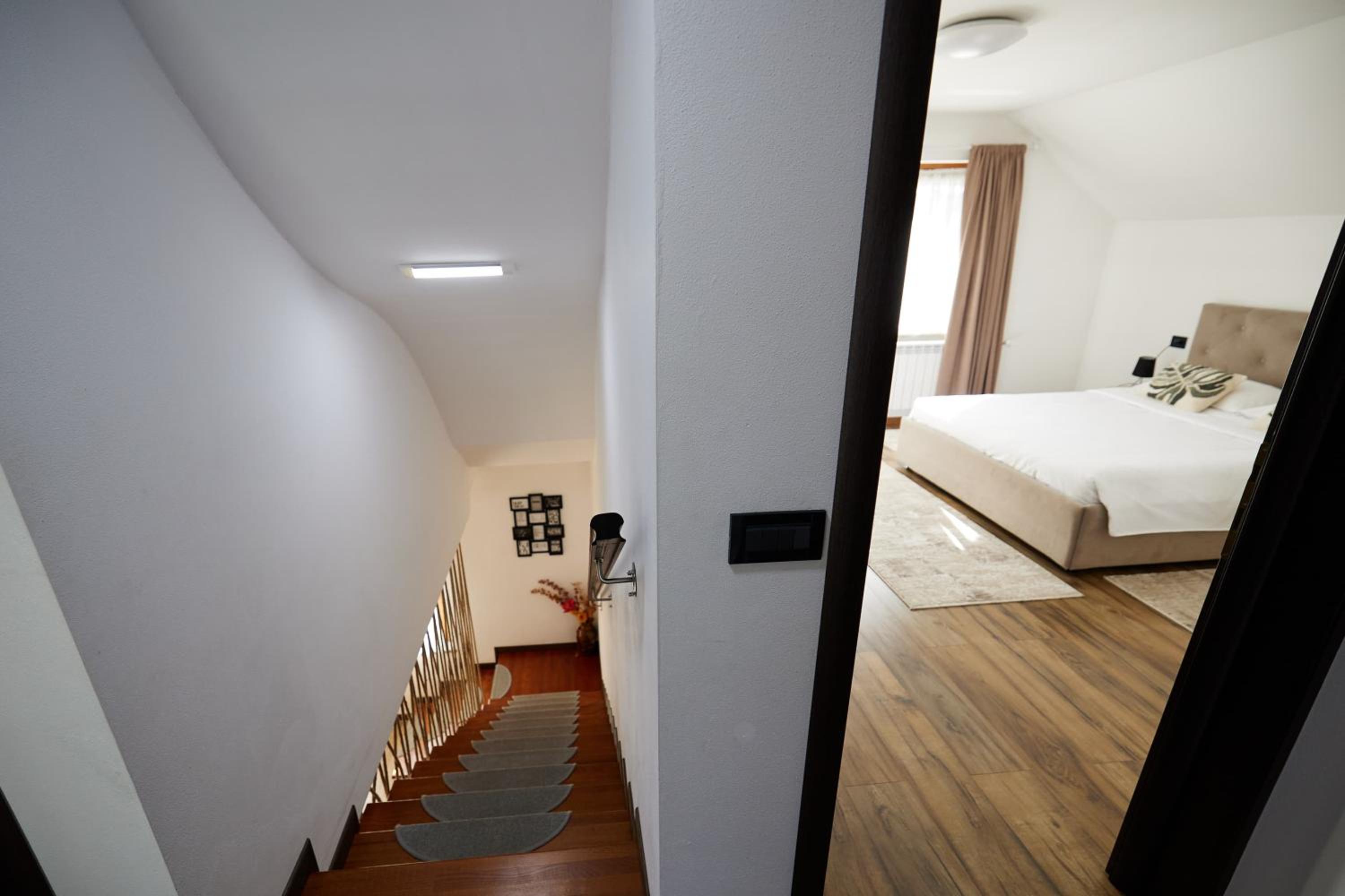 Three-Bedroom Villa photo 2