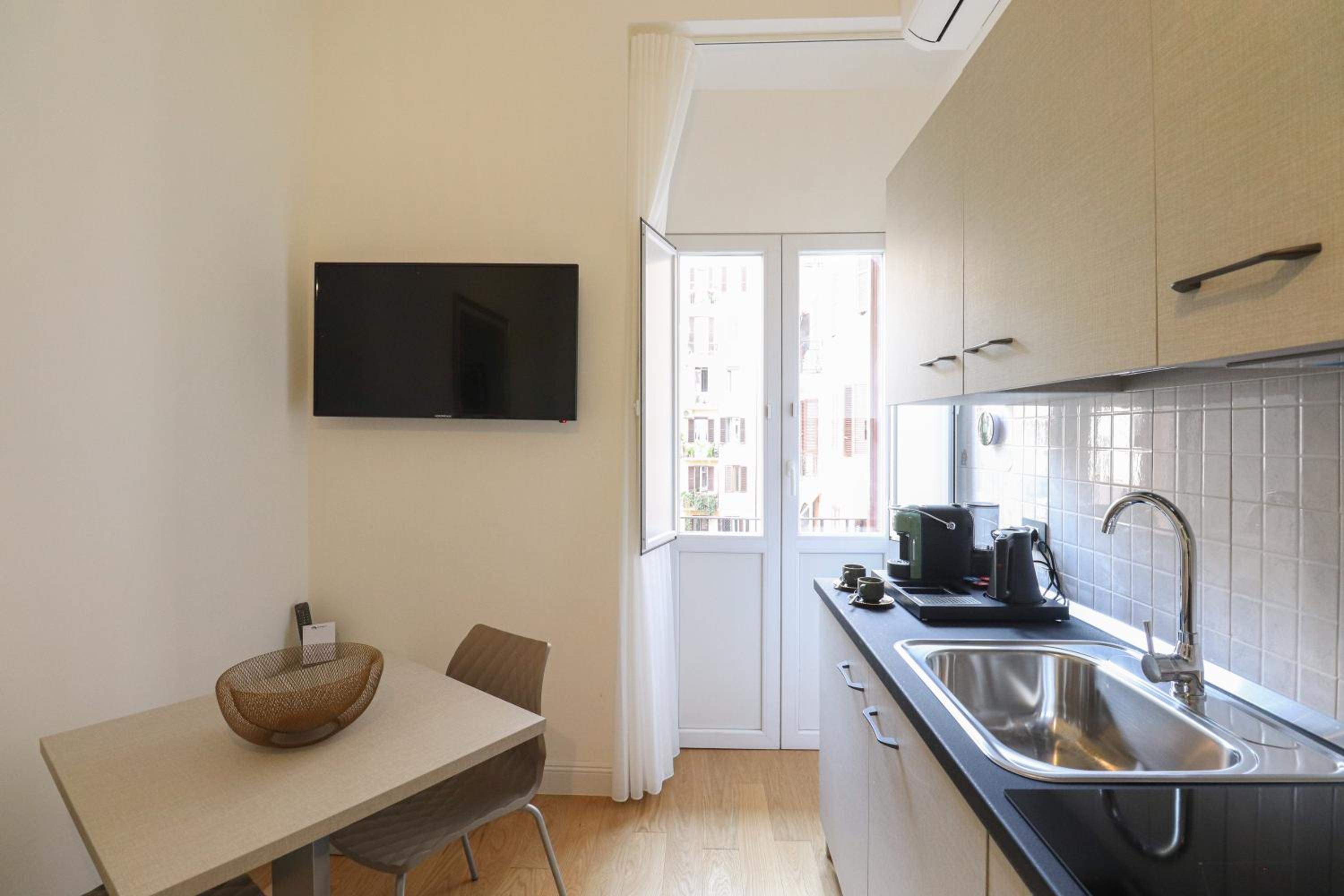 Family Room with Balcony photo 2