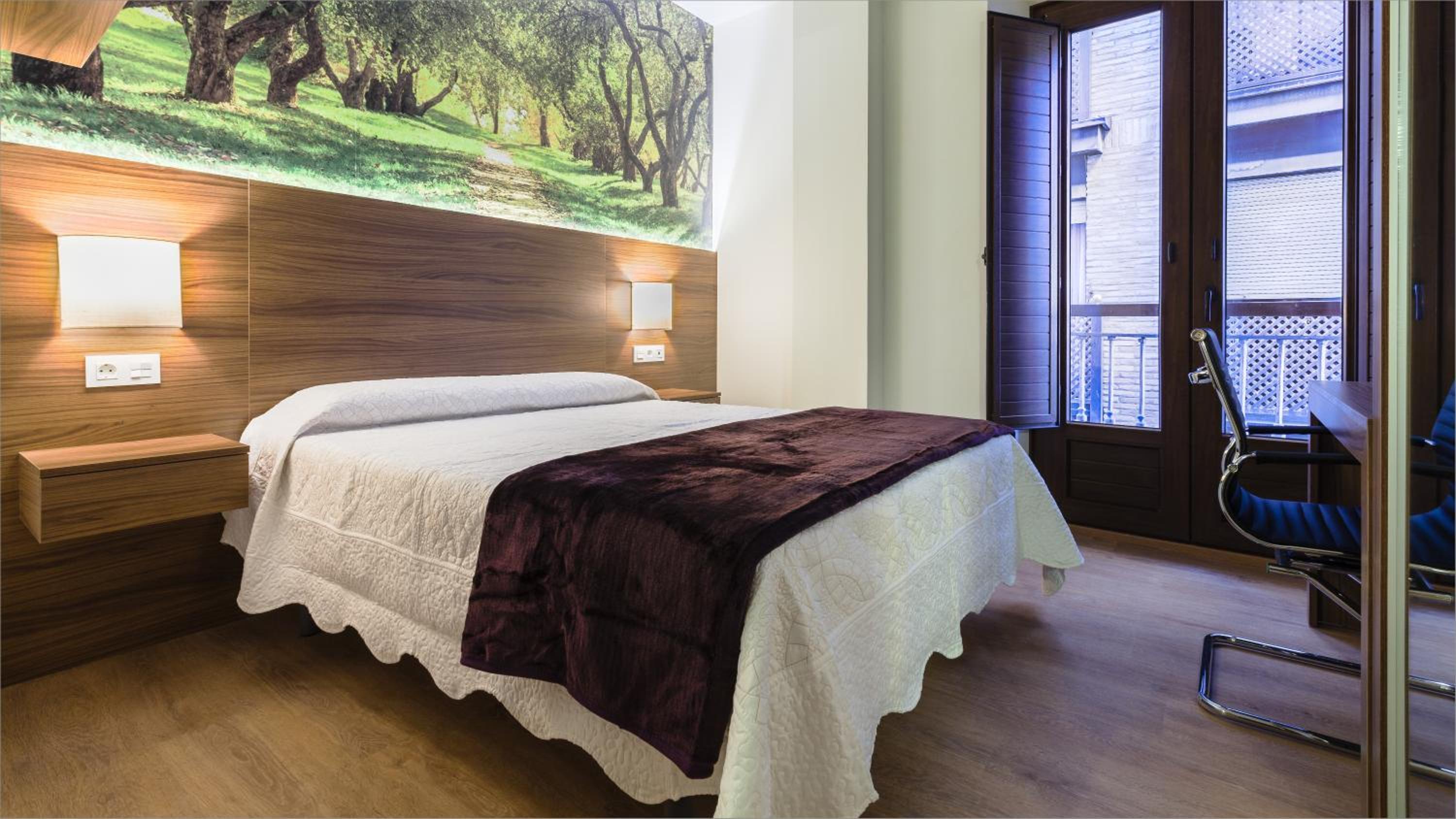 Double Room with Private Bathroom - Photo 4