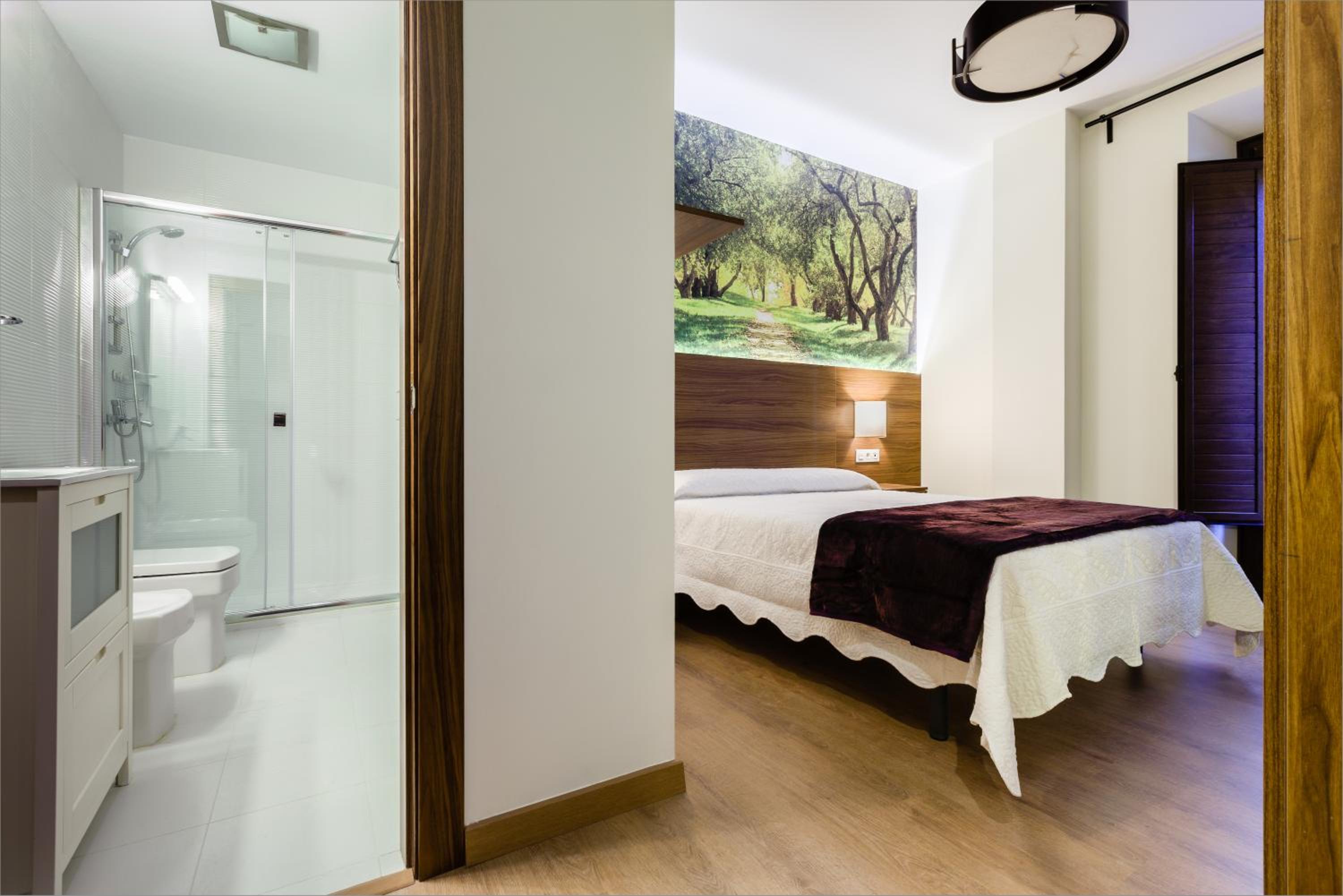 Double Room with Private Bathroom - Photo 6