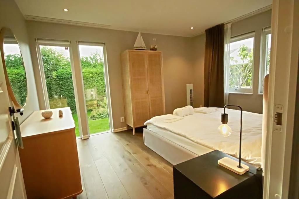 Three-Bedroom House photo 1