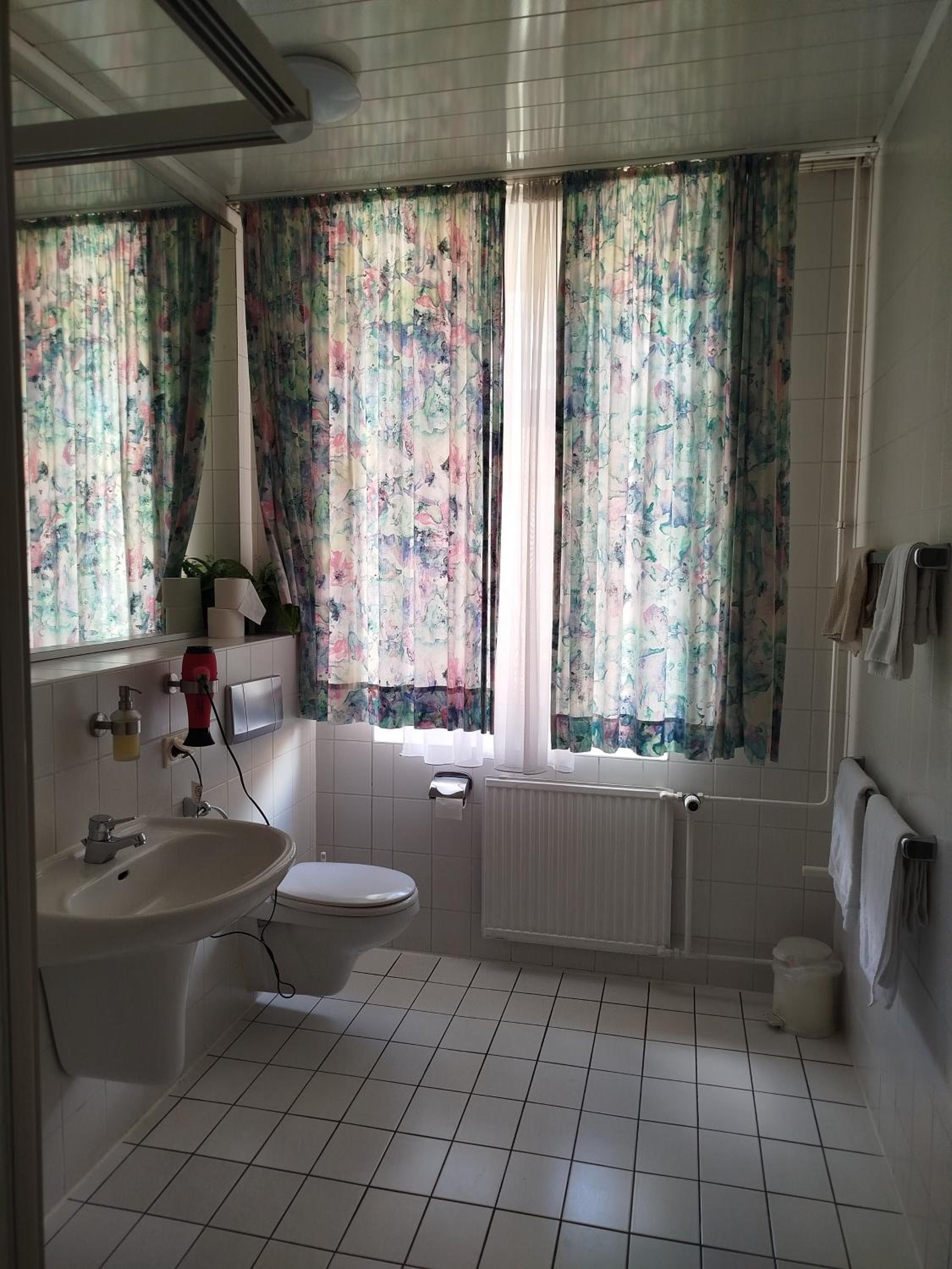 Standard Double Room - Photo 5
