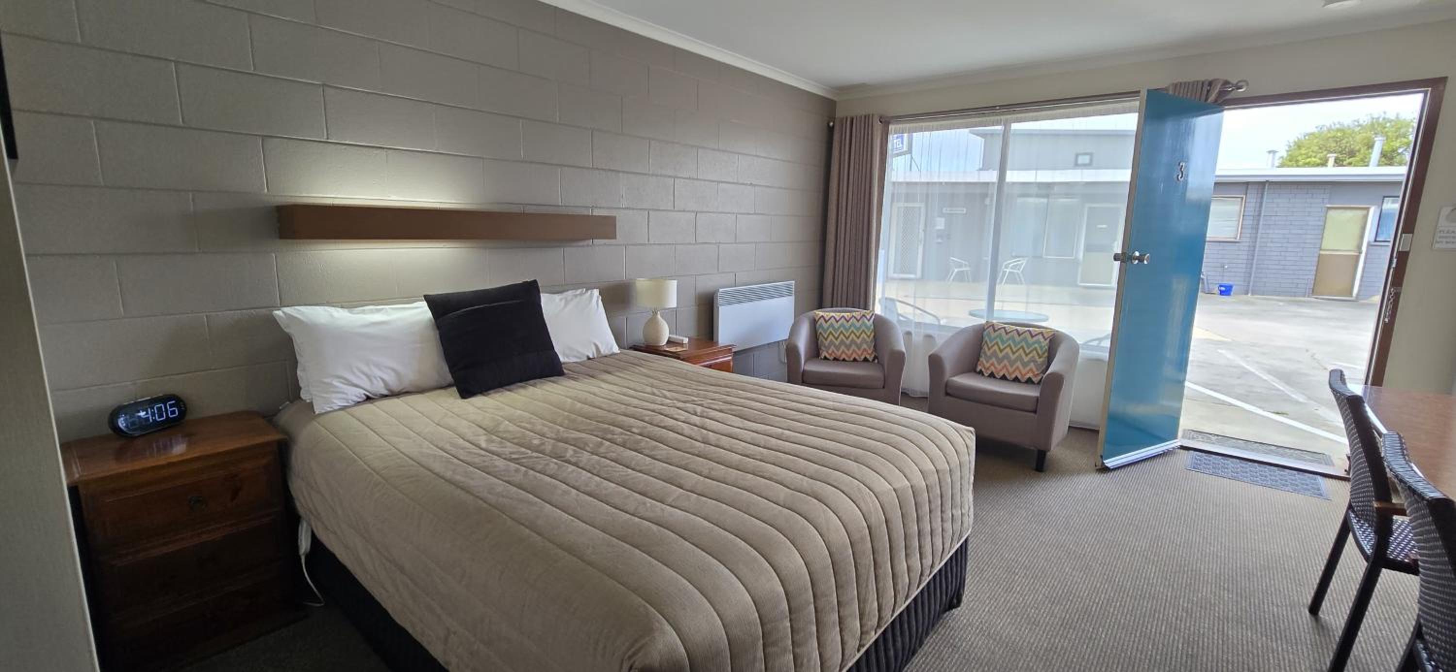 Deluxe Queen Room photo 3