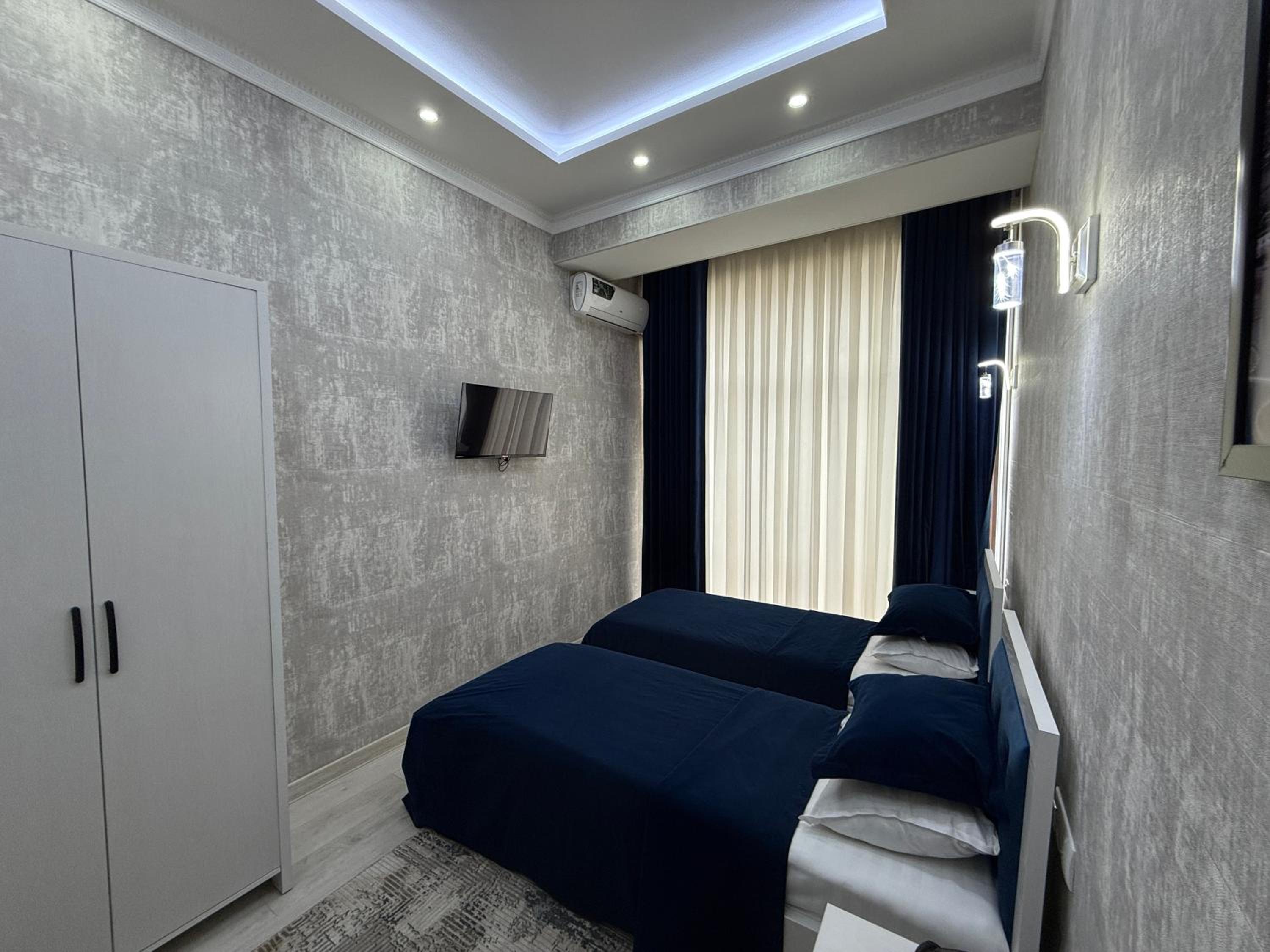 Twin Room - Photo 3