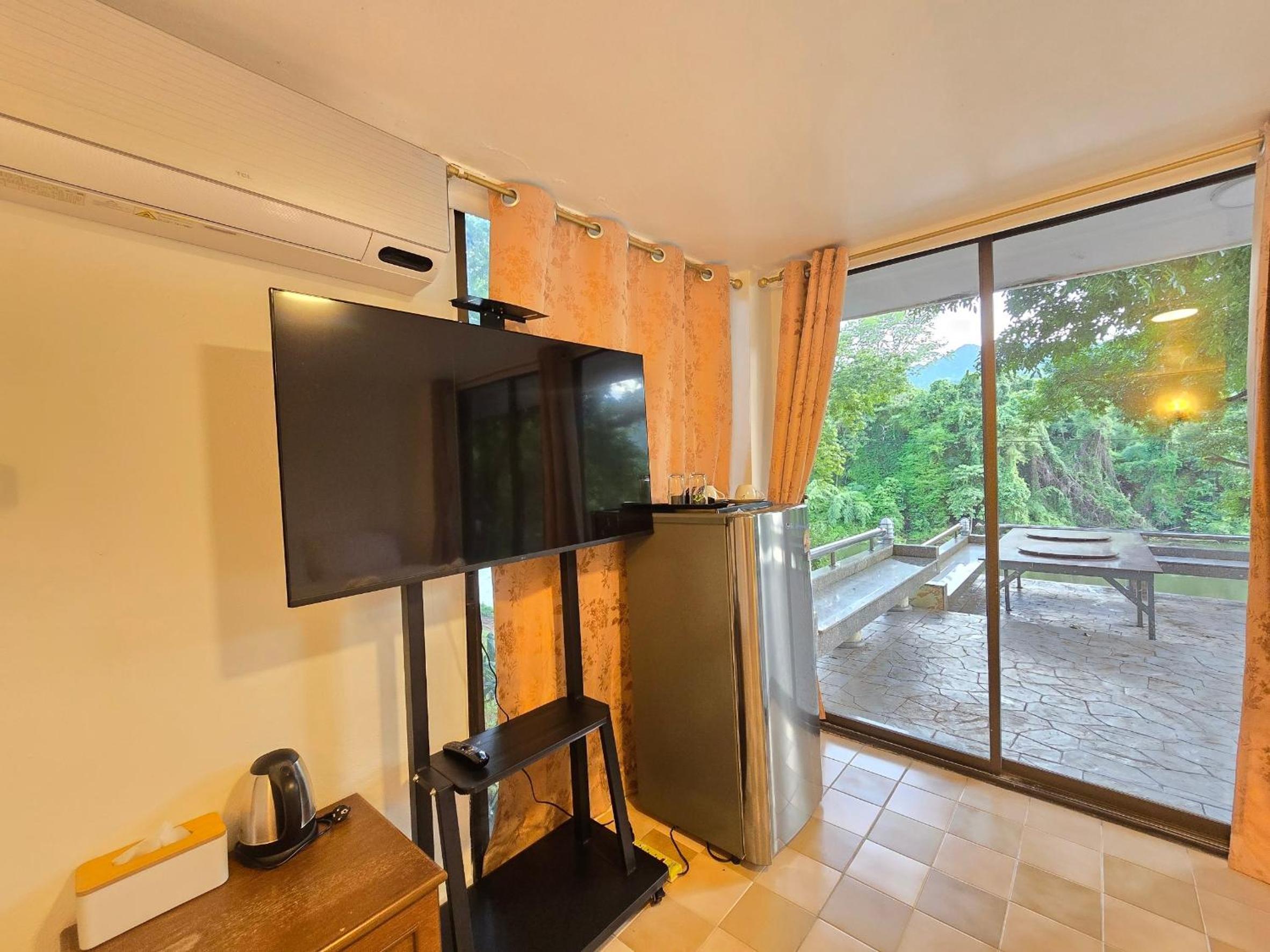 Superior Suite - Photo 8