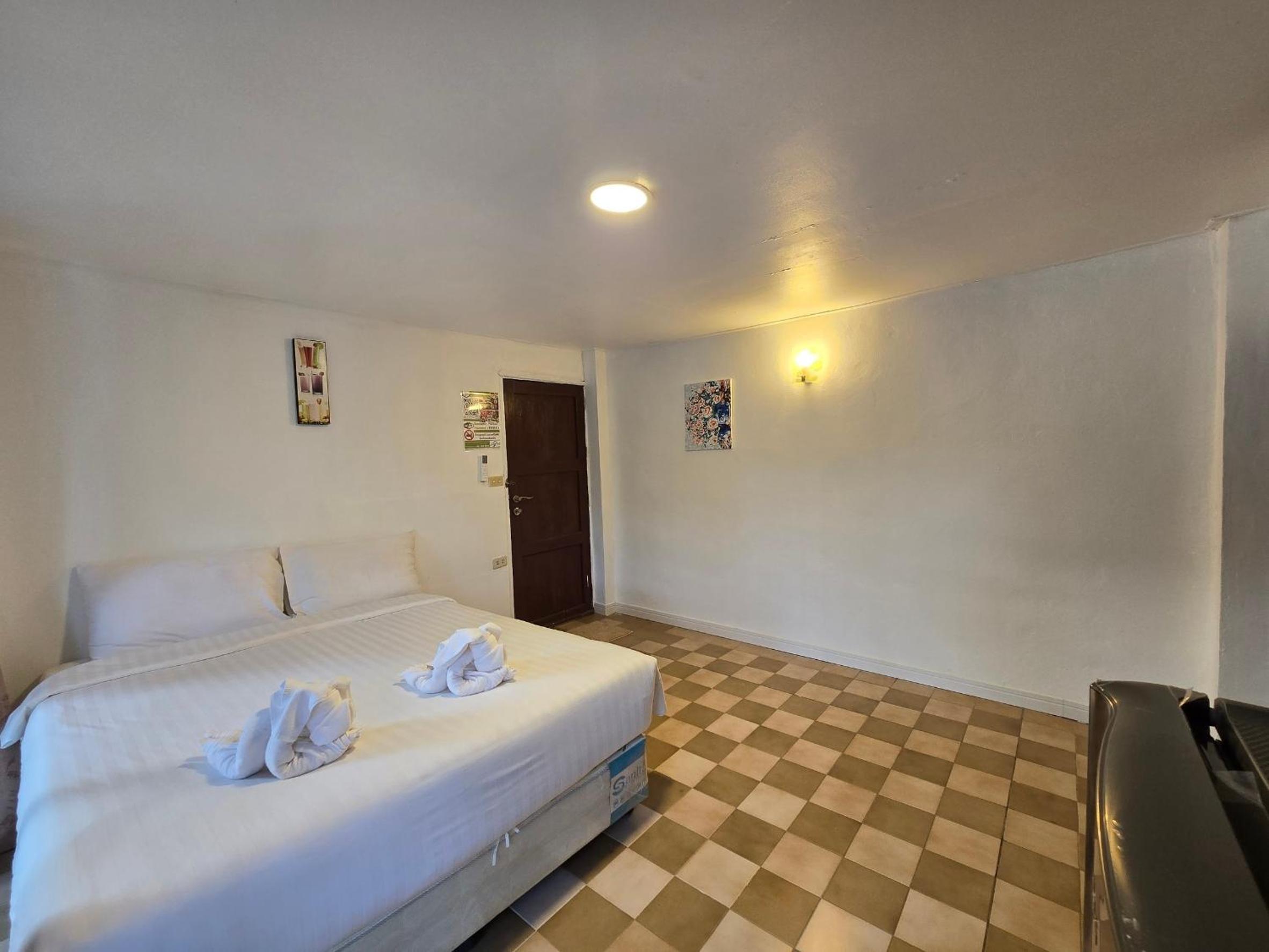 Superior Suite - Photo 5