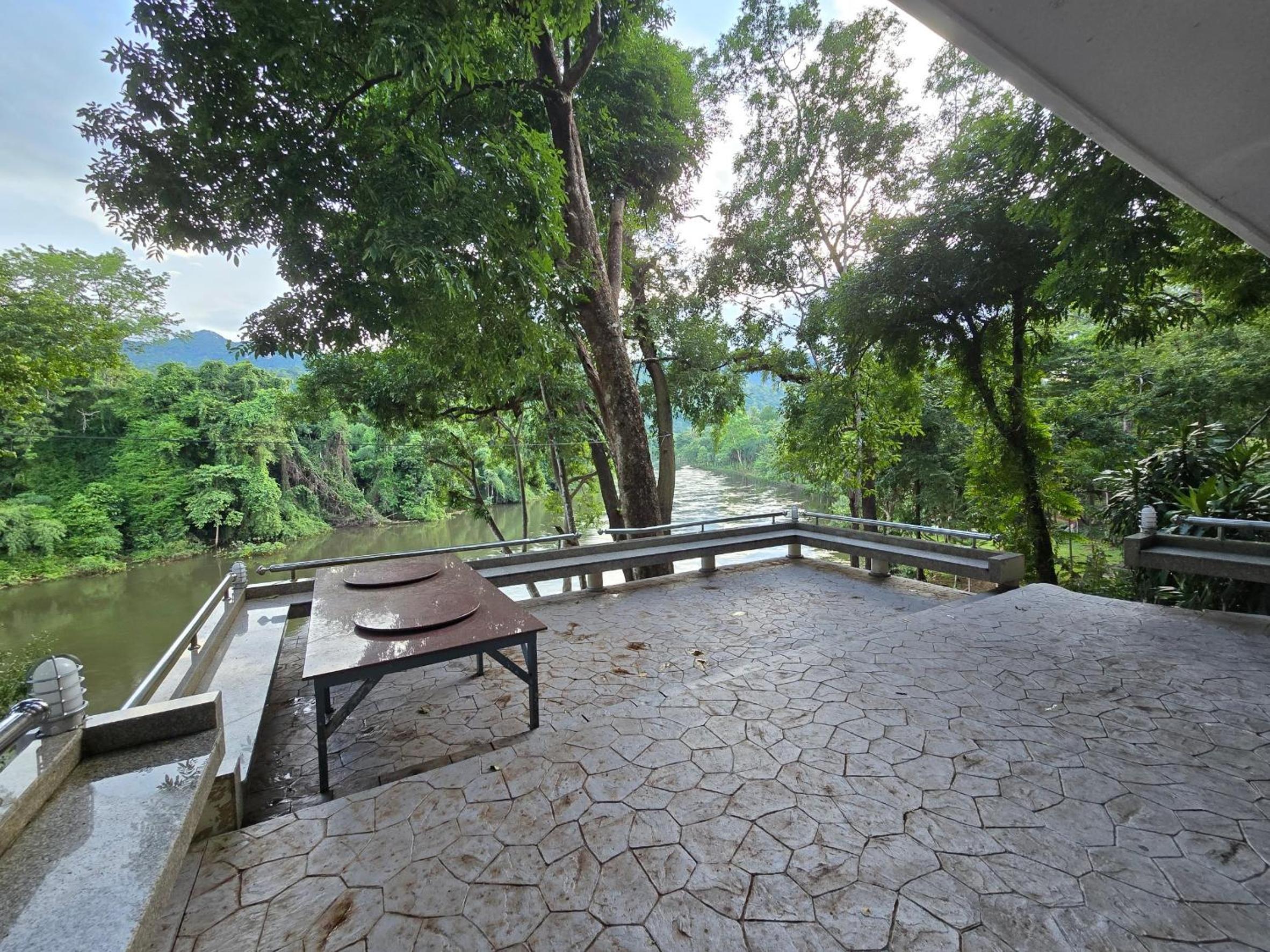 Superior Suite - Photo 6