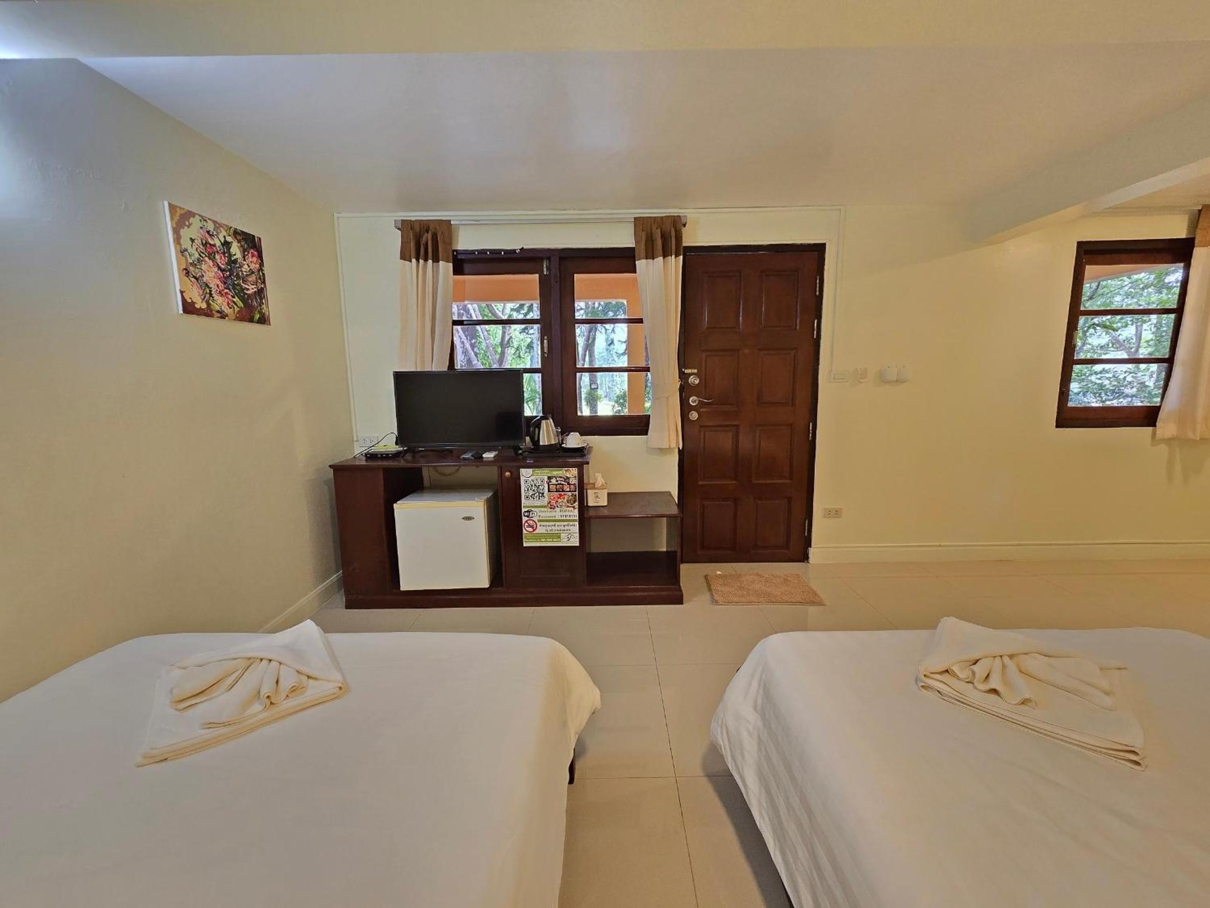 Standard Twin Room - Photo 4